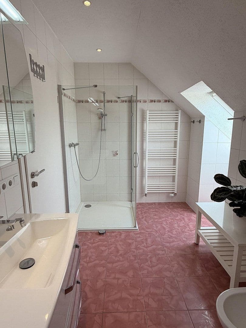 Predaj domu 176 m², pozemok 720 m², Oranienburg, Brandenbursko Predaj domu 176 m², pozemok 720 m², Oranienburg, Brandenbursko