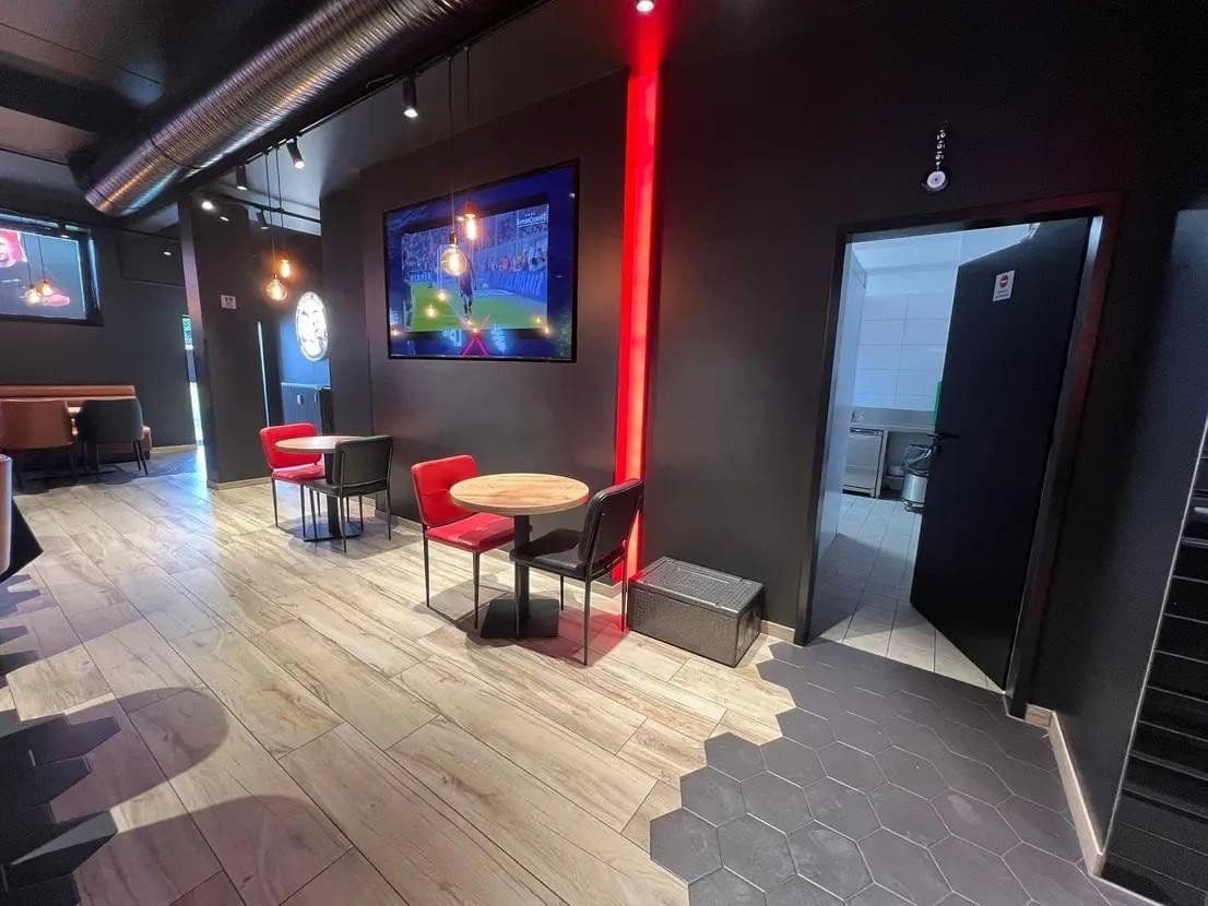 Predaj nebytového priestoru 140 m², Von der Mark Straße 23-25, Duisburg, Severné Porýnie - Westfálsko Predaj nebytového priestoru 140 m², Von der Mark Straße 23-25, Duisburg, Severné Porýnie - Westfálsko