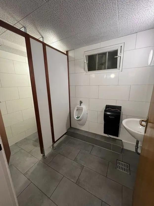 Predaj nebytového priestoru 140 m², Von der Mark Straße 23-25, Duisburg, Severné Porýnie - Westfálsko Predaj nebytového priestoru 140 m², Von der Mark Straße 23-25, Duisburg, Severné Porýnie - Westfálsko
