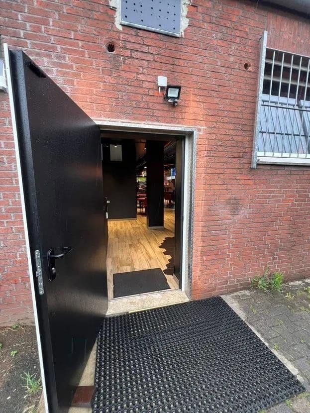 Predaj nebytového priestoru 140 m², Von der Mark Straße 23-25, Duisburg, Severné Porýnie - Westfálsko Predaj nebytového priestoru 140 m², Von der Mark Straße 23-25, Duisburg, Severné Porýnie - Westfálsko