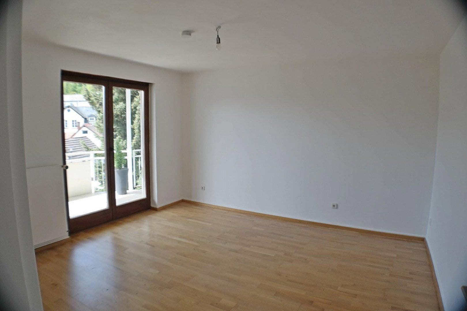 Prenájom bytu 2-izbový 68 m², Taunusstein, Hesensko Prenájom bytu 2-izbový 68 m², Taunusstein, Hesensko