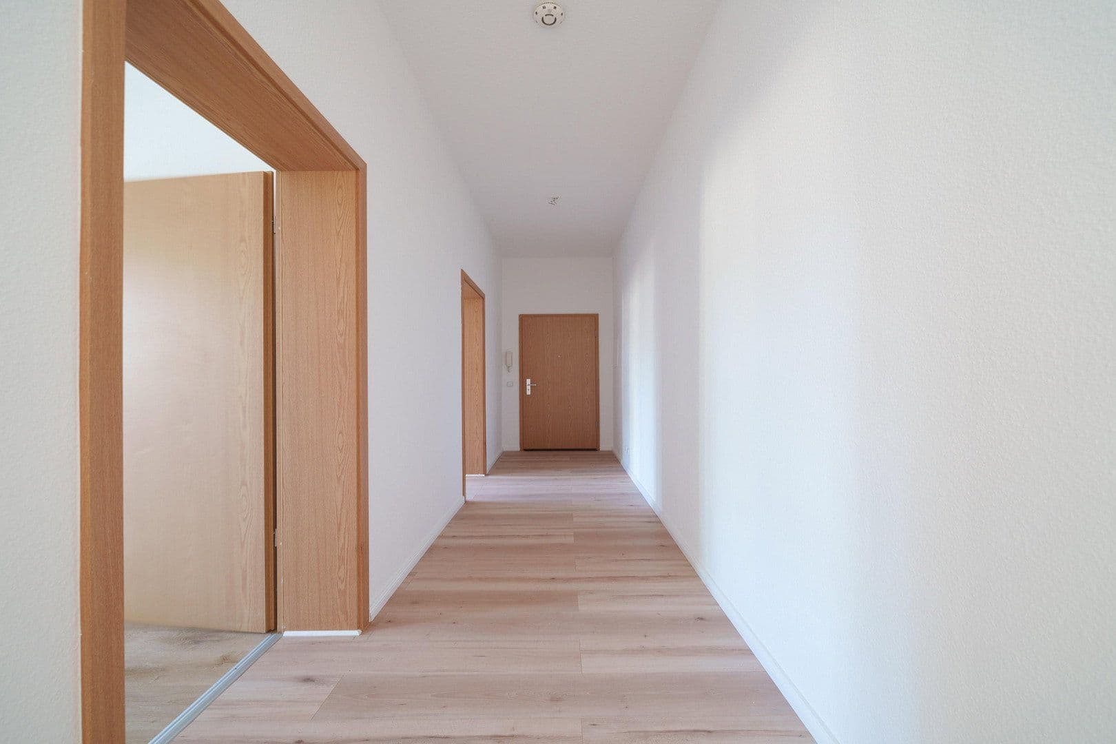 Prenájom bytu 3-izbový 96 m², Brandenburgische Str., Zossen, Brandenbursko Prenájom bytu 3-izbový 96 m², Brandenburgische Str., Zossen, Brandenbursko