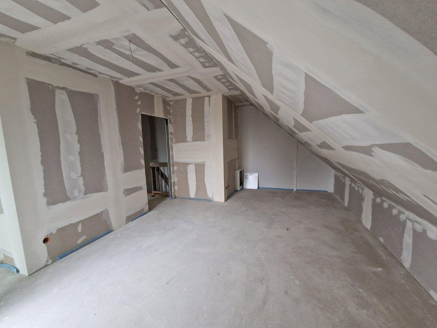 Prenájom domu 156 m², pozemok 250 m², Peterstr. 34, Niederkassel, Severné Porýnie - Westfálsko Prenájom domu 156 m², pozemok 250 m², Peterstr. 34, Niederkassel, Severné Porýnie - Westfálsko