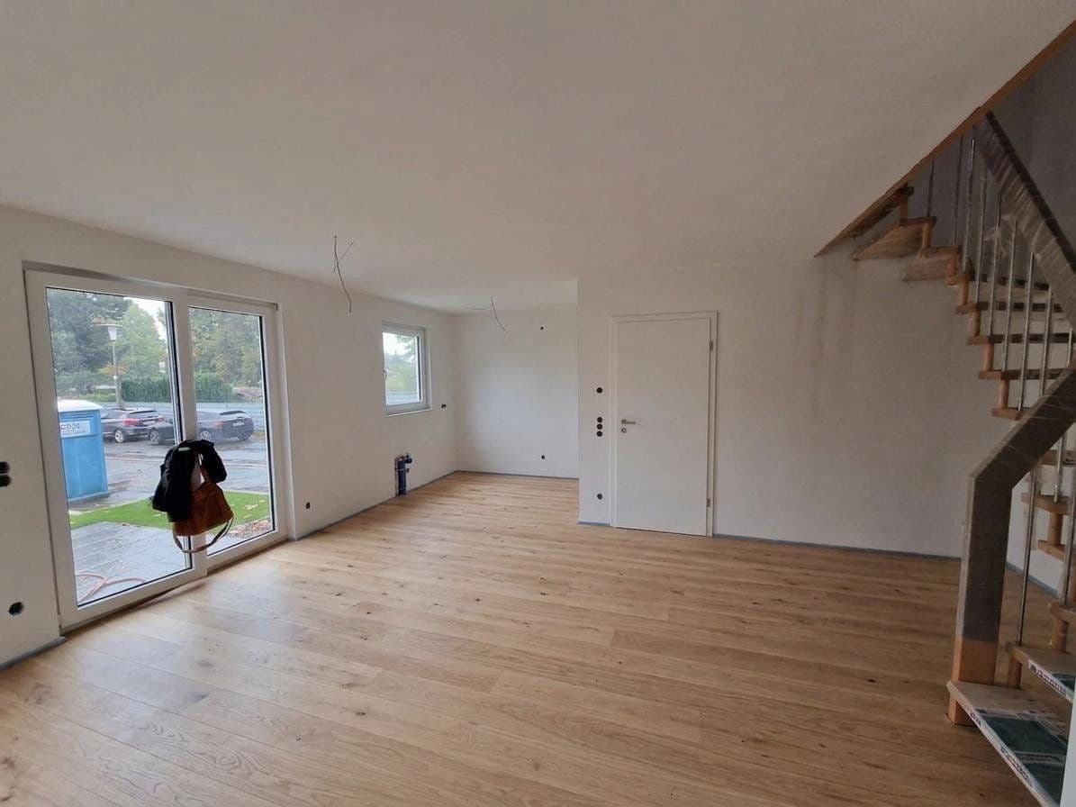 Prenájom domu 156 m², pozemok 250 m², Peterstr. 34, Niederkassel, Severné Porýnie - Westfálsko Prenájom domu 156 m², pozemok 250 m², Peterstr. 34, Niederkassel, Severné Porýnie - Westfálsko