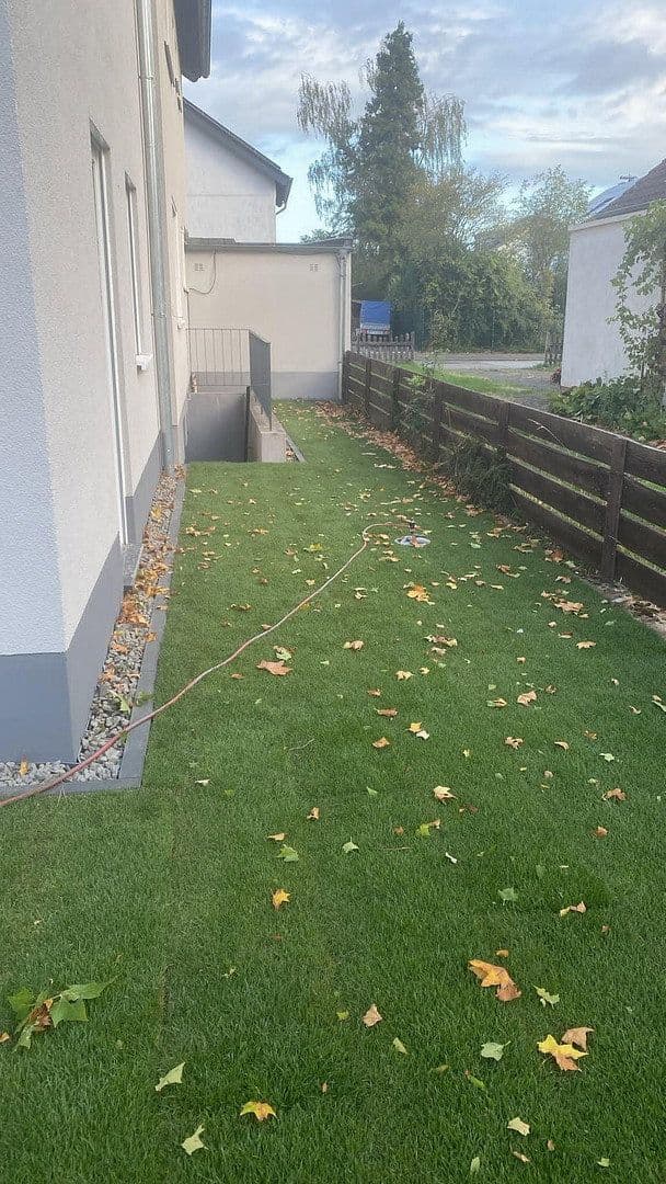 Prenájom domu 156 m², pozemok 250 m², Peterstr. 34, Niederkassel, Severné Porýnie - Westfálsko Prenájom domu 156 m², pozemok 250 m², Peterstr. 34, Niederkassel, Severné Porýnie - Westfálsko