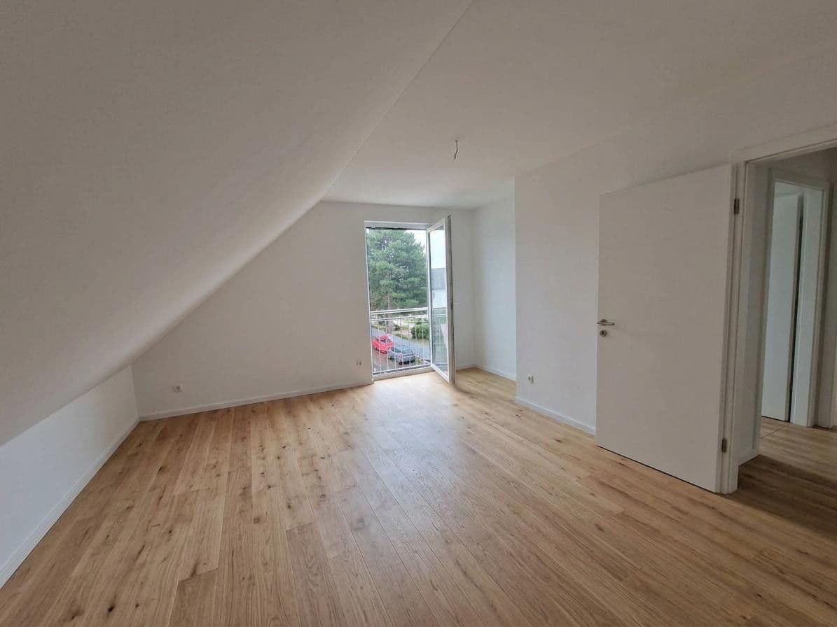 Prenájom domu 156 m², pozemok 250 m², Peterstr. 34, Niederkassel, Severné Porýnie - Westfálsko Prenájom domu 156 m², pozemok 250 m², Peterstr. 34, Niederkassel, Severné Porýnie - Westfálsko