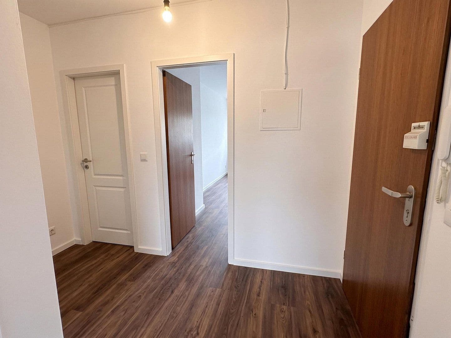 Prenájom bytu 4-izbový 100 m², Volksgartenstraße 196, Mönchengladbach, Severné Porýnie - Westfálsko Prenájom bytu 4-izbový 100 m², Volksgartenstraße 196, Mönchengladbach, Severné Porýnie - Westfálsko