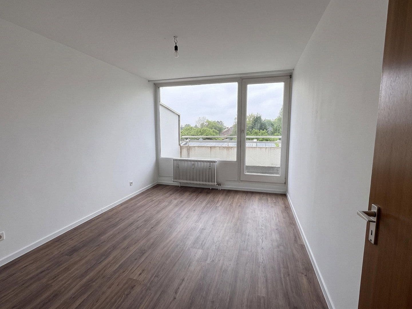 Prenájom bytu 4-izbový 100 m², Volksgartenstraße 196, Mönchengladbach, Severné Porýnie - Westfálsko Prenájom bytu 4-izbový 100 m², Volksgartenstraße 196, Mönchengladbach, Severné Porýnie - Westfálsko