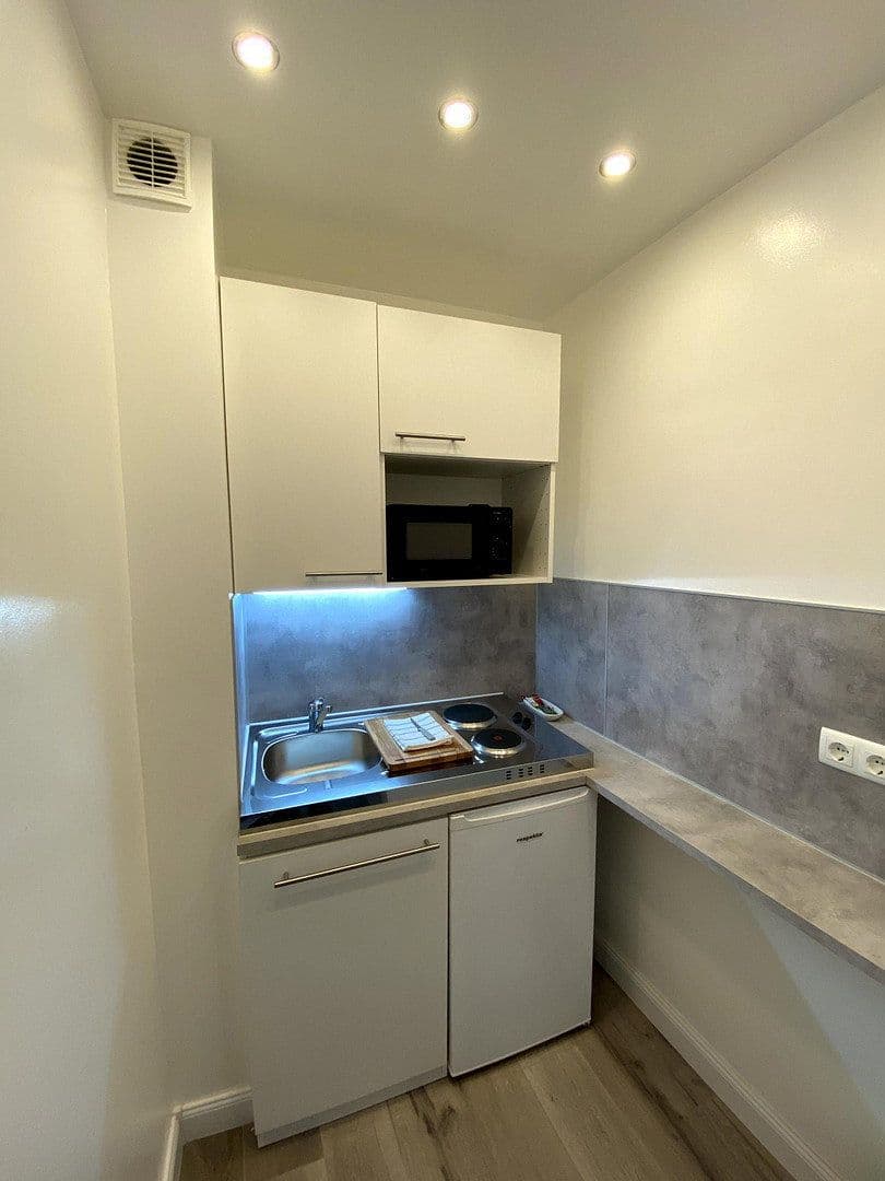 Prenájom bytu 1-izbový 27 m², Düsseldorf, Severné Porýnie - Westfálsko Prenájom bytu 1-izbový 27 m², Düsseldorf, Severné Porýnie - Westfálsko
