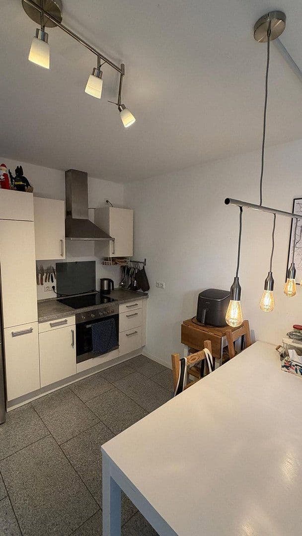 Prenájom bytu 3-izbový 78 m², Viktoriaalle 48, Aachen, Severné Porýnie - Westfálsko Prenájom bytu 3-izbový 78 m², Viktoriaalle 48, Aachen, Severné Porýnie - Westfálsko