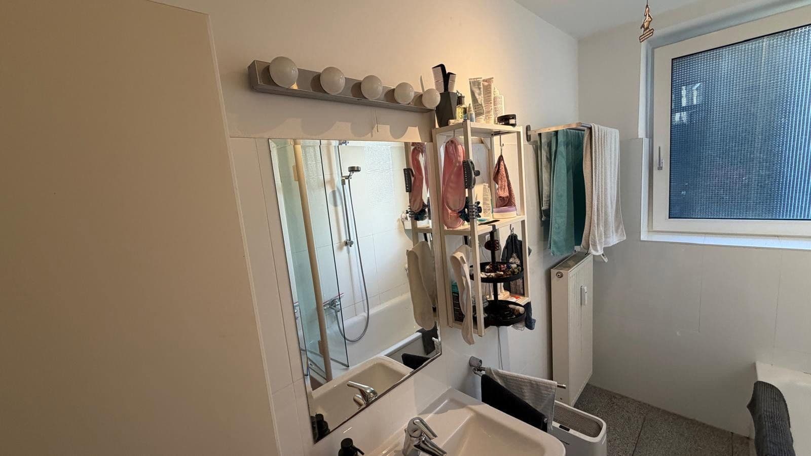 Prenájom bytu 3-izbový 78 m², Viktoriaalle 48, Aachen, Severné Porýnie - Westfálsko Prenájom bytu 3-izbový 78 m², Viktoriaalle 48, Aachen, Severné Porýnie - Westfálsko