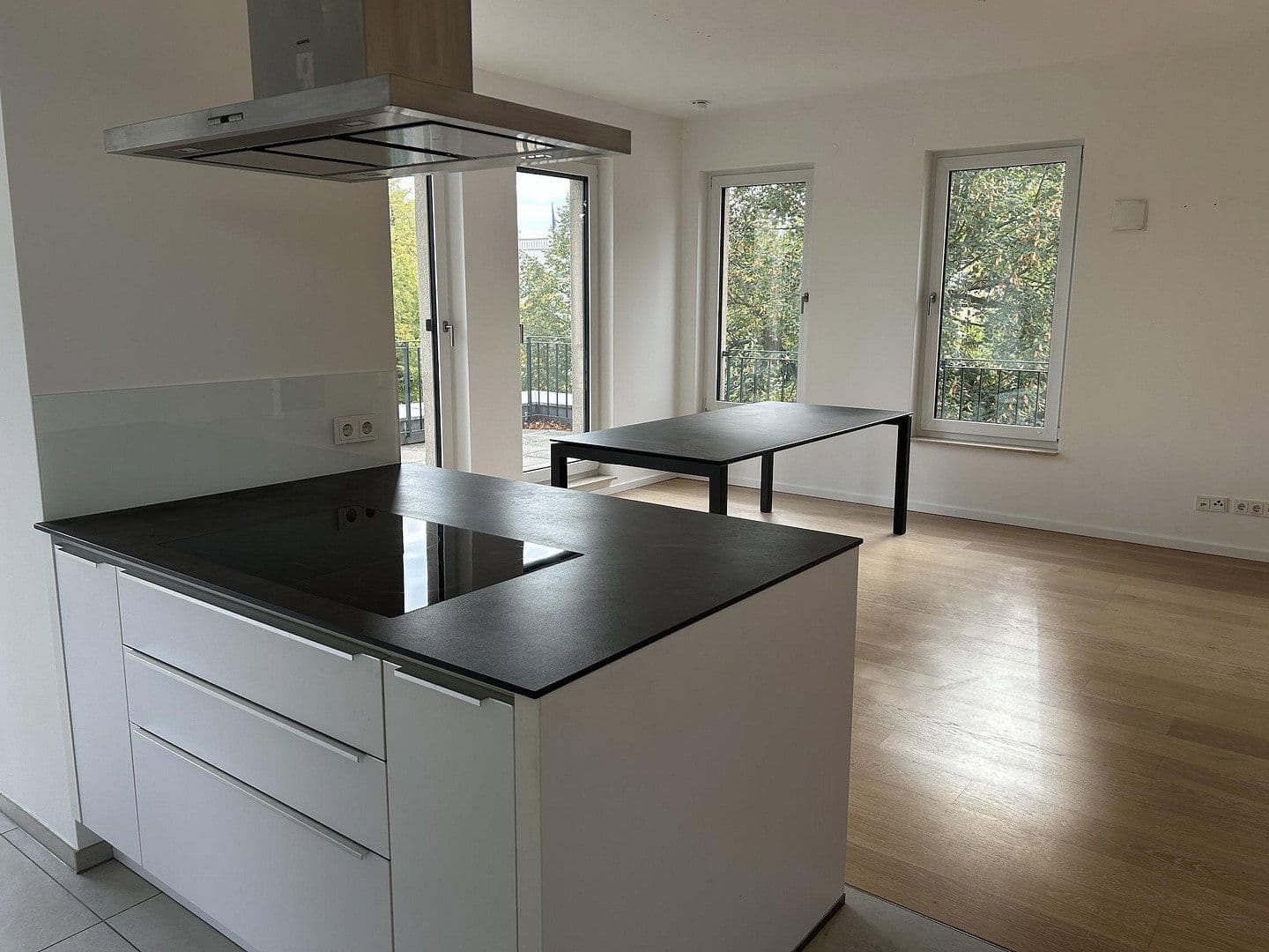 Prenájom bytu 3-izbový 143 m², Hegelallee 25, Potsdam, Brandenbursko Prenájom bytu 3-izbový 143 m², Hegelallee 25, Potsdam, Brandenbursko