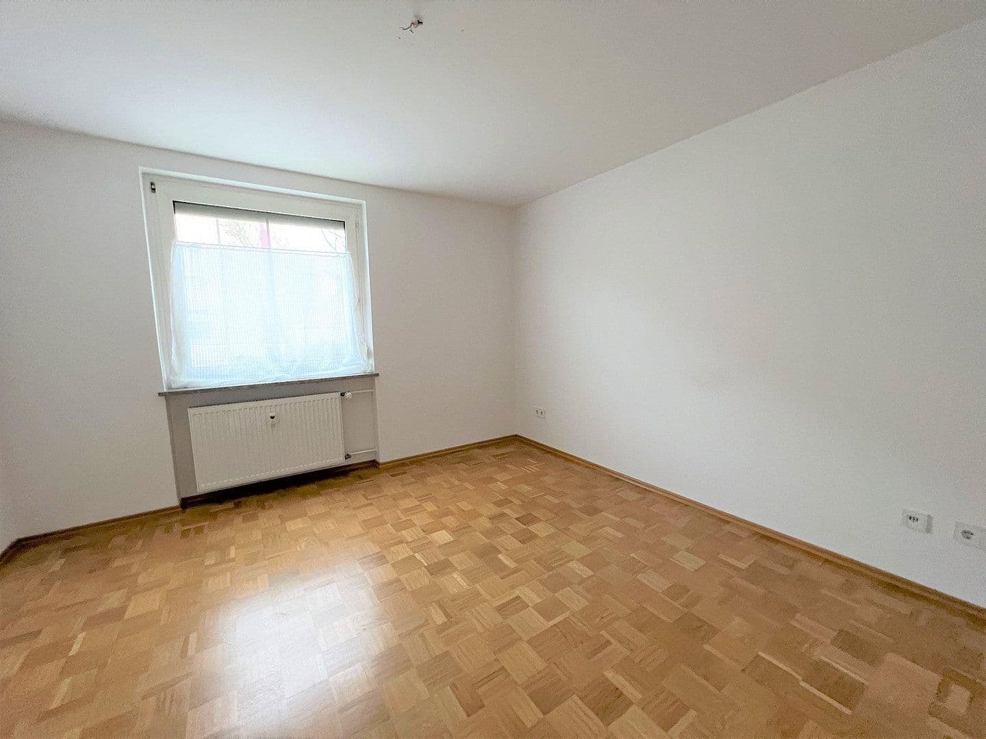 Prenájom bytu 5-izbový 112 m², Herzogenaurach, Bavorsko Prenájom bytu 5-izbový 112 m², Herzogenaurach, Bavorsko