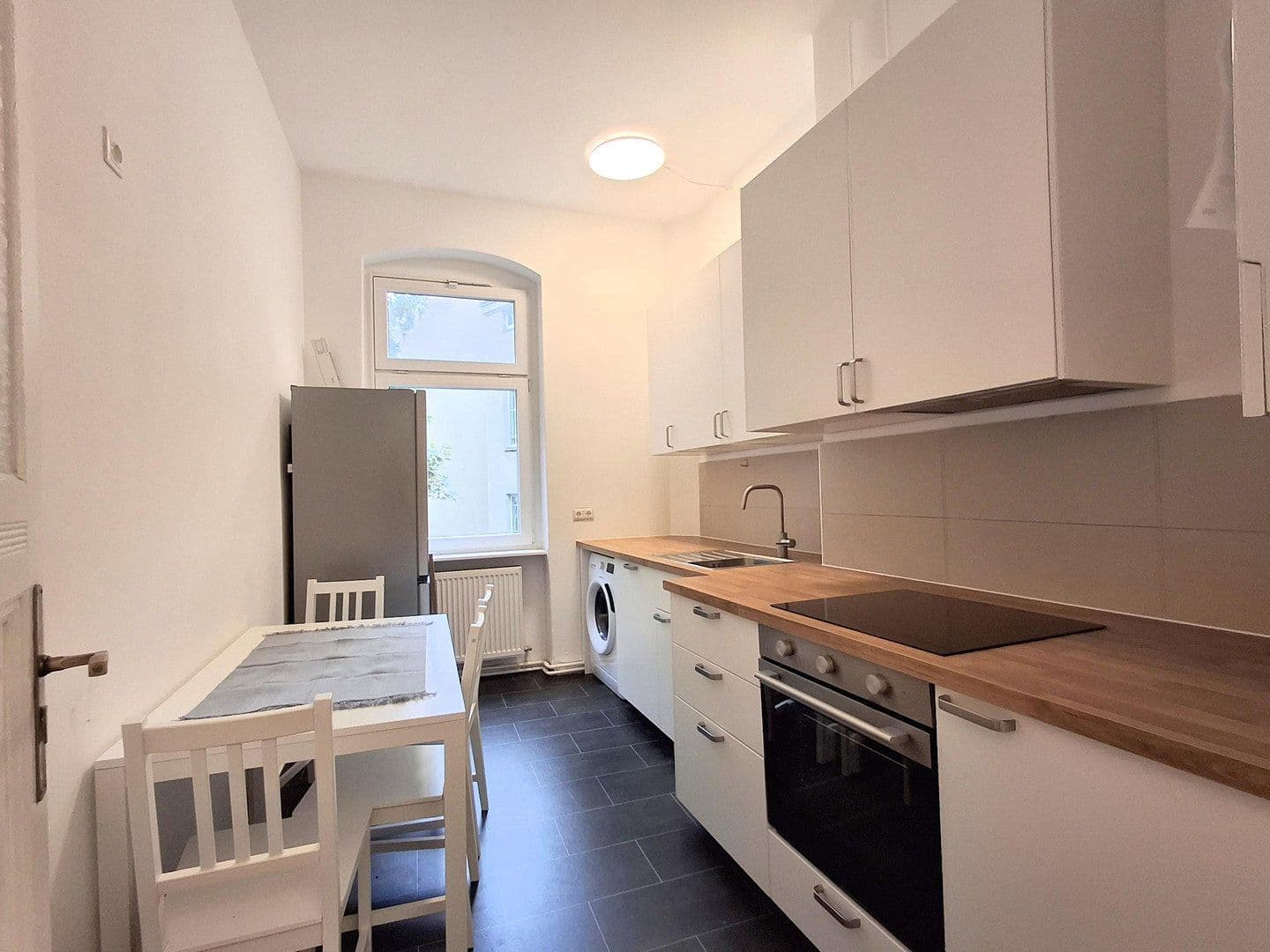 Prenájom bytu 16 m², Mierendorffplatz 8, Berlin, Berlín Prenájom bytu 16 m², Mierendorffplatz 8, Berlin, Berlín