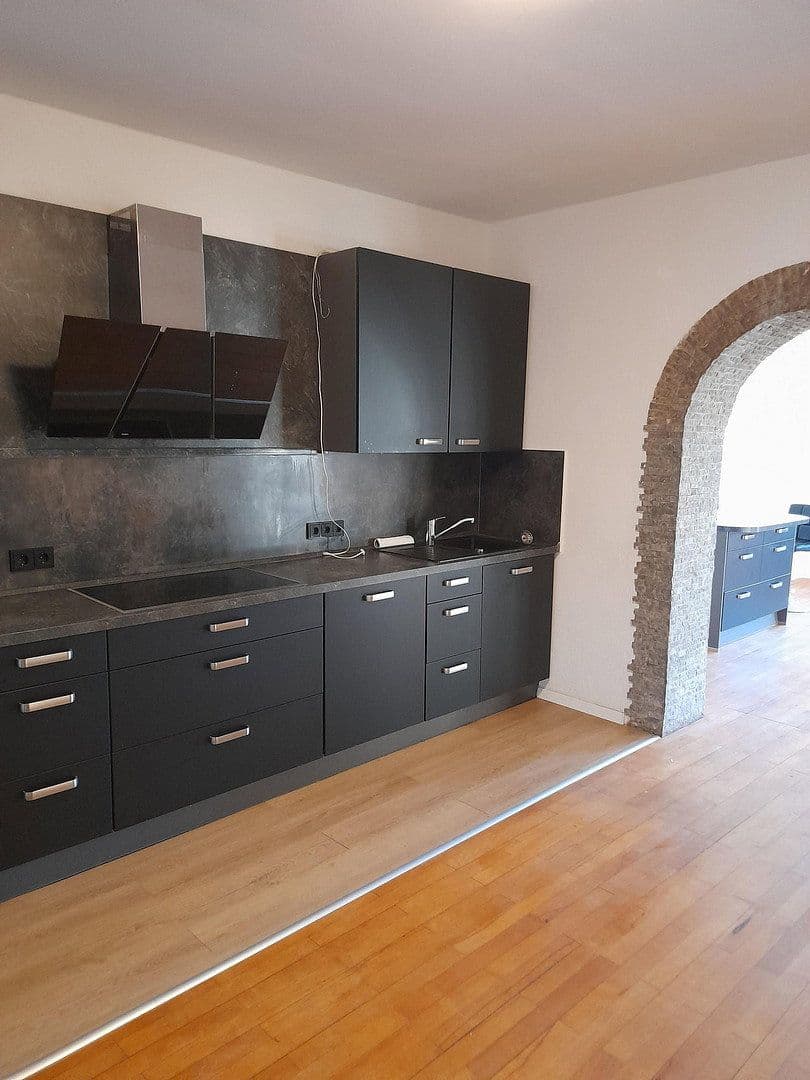 Prenájom bytu 2-izbový 80 m², Düren, Severné Porýnie - Westfálsko Prenájom bytu 2-izbový 80 m², Düren, Severné Porýnie - Westfálsko