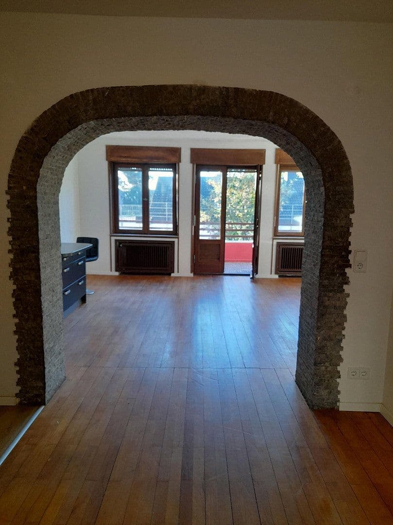Prenájom bytu 2-izbový 80 m², Düren, Severné Porýnie - Westfálsko Prenájom bytu 2-izbový 80 m², Düren, Severné Porýnie - Westfálsko