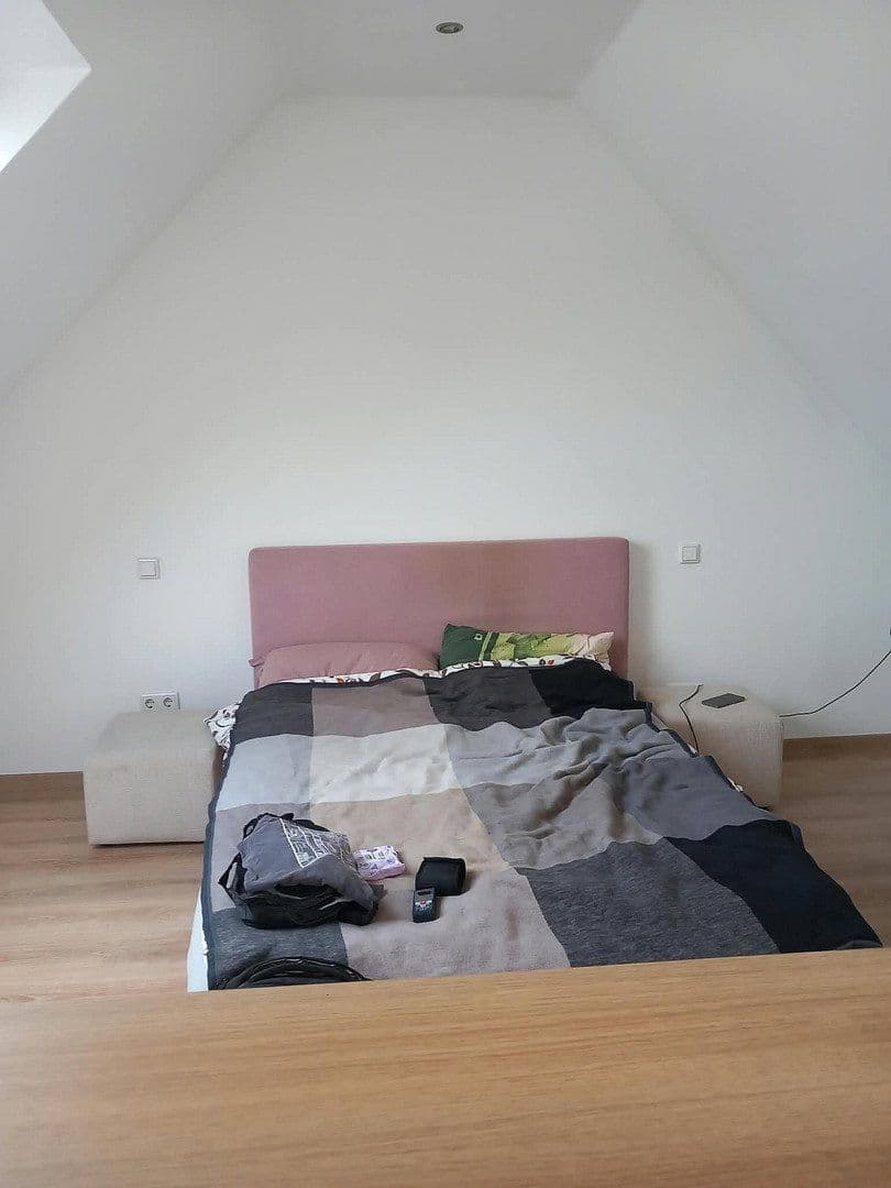 Prenájom bytu 2-izbový 70 m², Düsseldorf, Severné Porýnie - Westfálsko Prenájom bytu 2-izbový 70 m², Düsseldorf, Severné Porýnie - Westfálsko