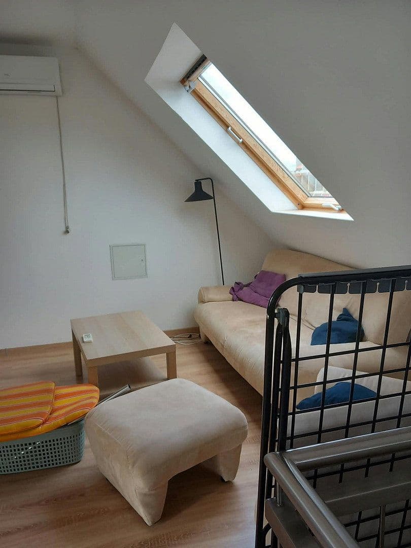 Prenájom bytu 2-izbový 70 m², Düsseldorf, Severné Porýnie - Westfálsko Prenájom bytu 2-izbový 70 m², Düsseldorf, Severné Porýnie - Westfálsko