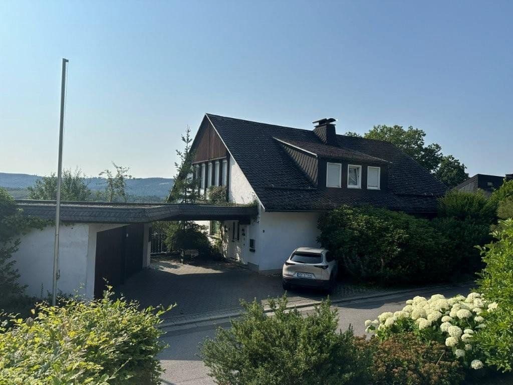 Predaj domu 214 m², pozemok 704 m², Heidenstrase 9, Schmallenberg, Severné Porýnie - Westfálsko Predaj domu 214 m², pozemok 704 m², Heidenstrase 9, Schmallenberg, Severné Porýnie - Westfálsko