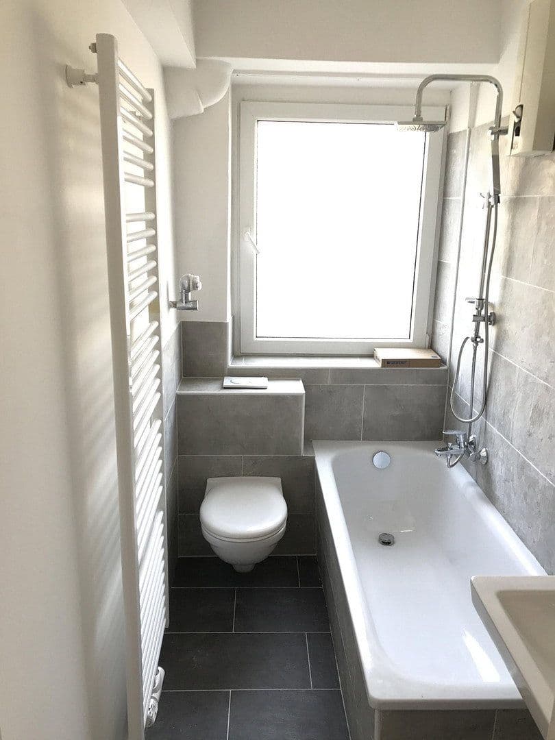 Prenájom bytu 2-izbový 62 m², Am Hohen Weg 30, Frankfurt am Main, Hesensko Prenájom bytu 2-izbový 62 m², Am Hohen Weg 30, Frankfurt am Main, Hesensko