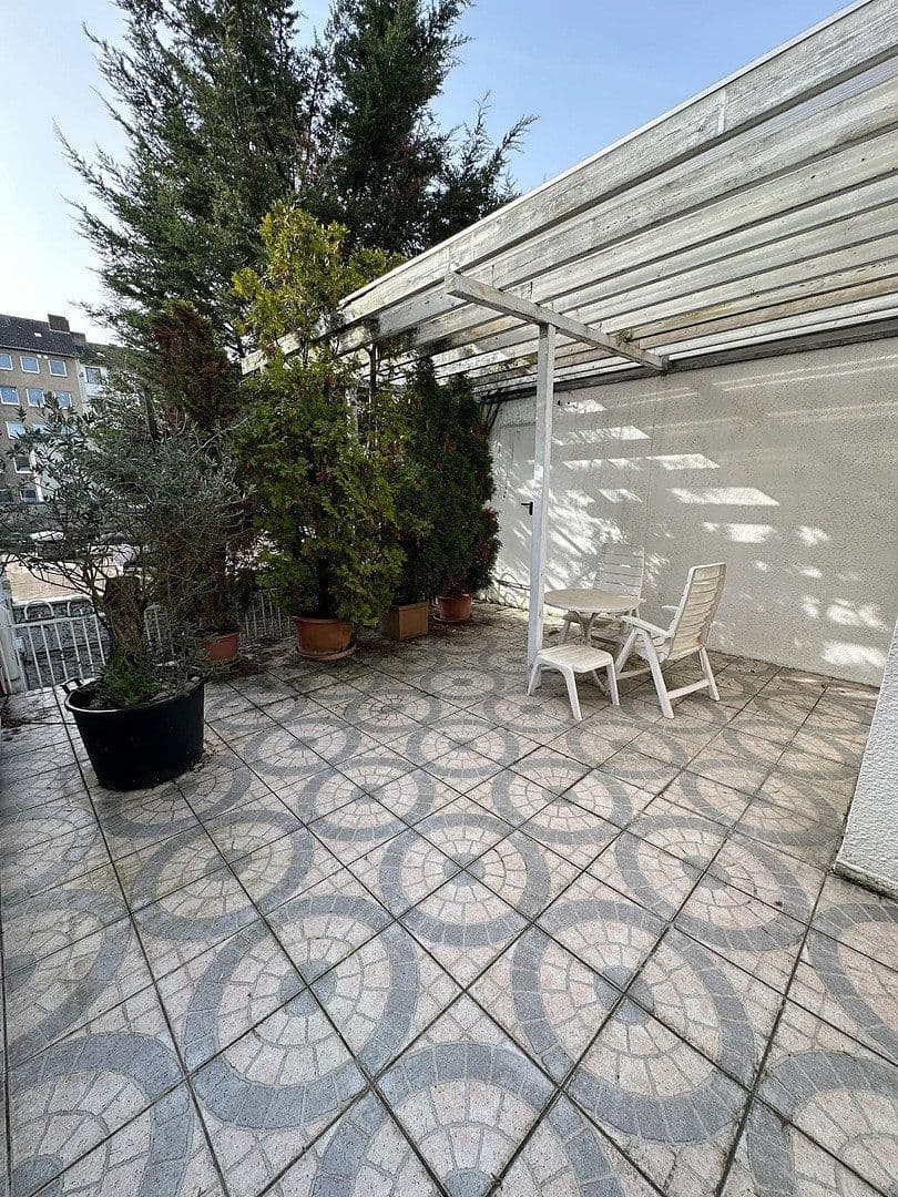 Prenájom domu 140 m², pozemok 230 m², Düsseldorf, Severné Porýnie - Westfálsko Prenájom domu 140 m², pozemok 230 m², Düsseldorf, Severné Porýnie - Westfálsko