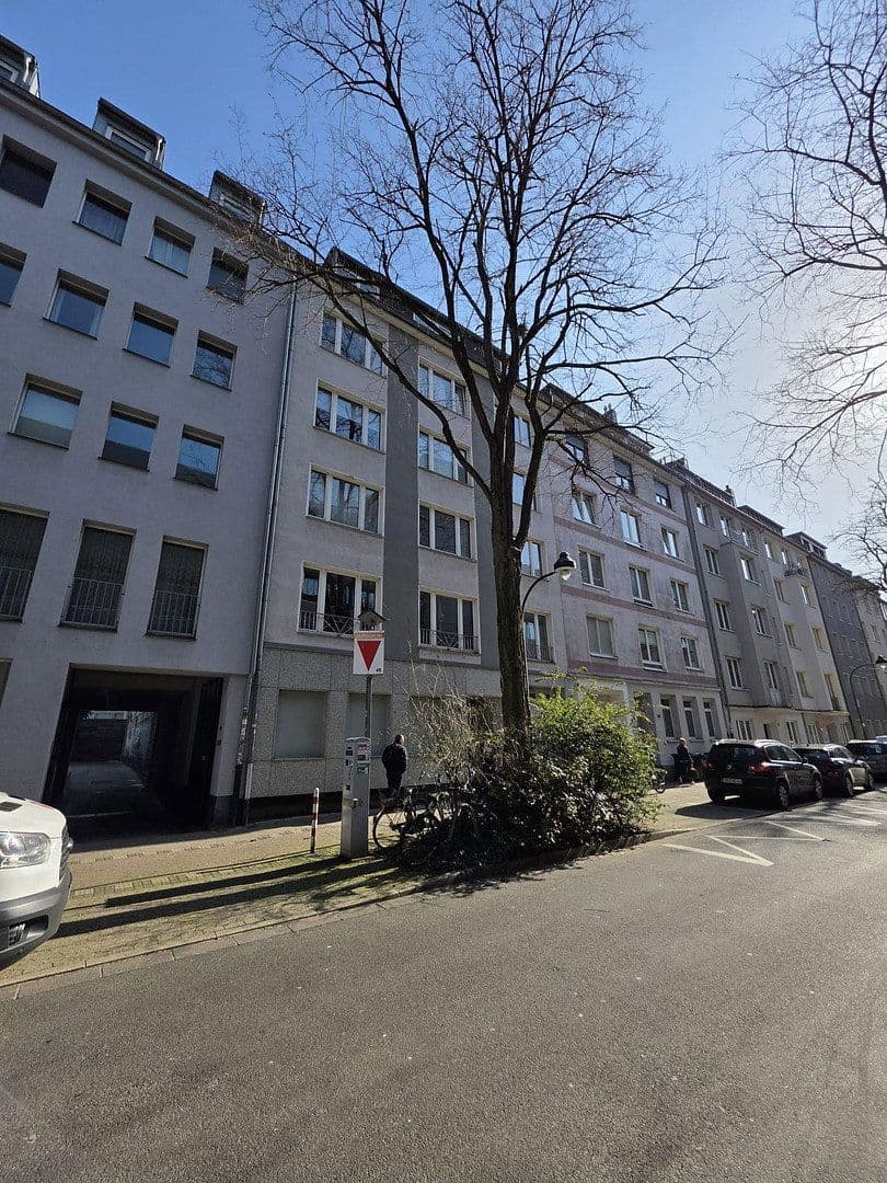 Prenájom domu 140 m², pozemok 230 m², Düsseldorf, Severné Porýnie - Westfálsko Prenájom domu 140 m², pozemok 230 m², Düsseldorf, Severné Porýnie - Westfálsko