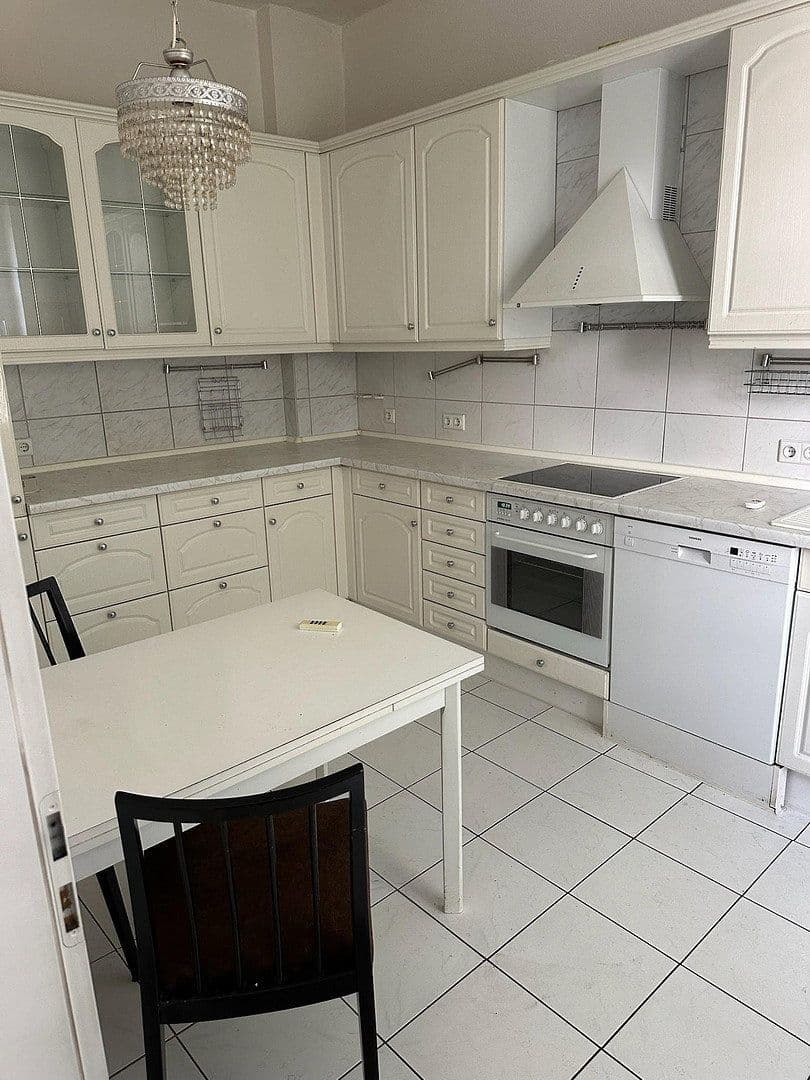 Prenájom domu 140 m², pozemok 230 m², Düsseldorf, Severné Porýnie - Westfálsko Prenájom domu 140 m², pozemok 230 m², Düsseldorf, Severné Porýnie - Westfálsko
