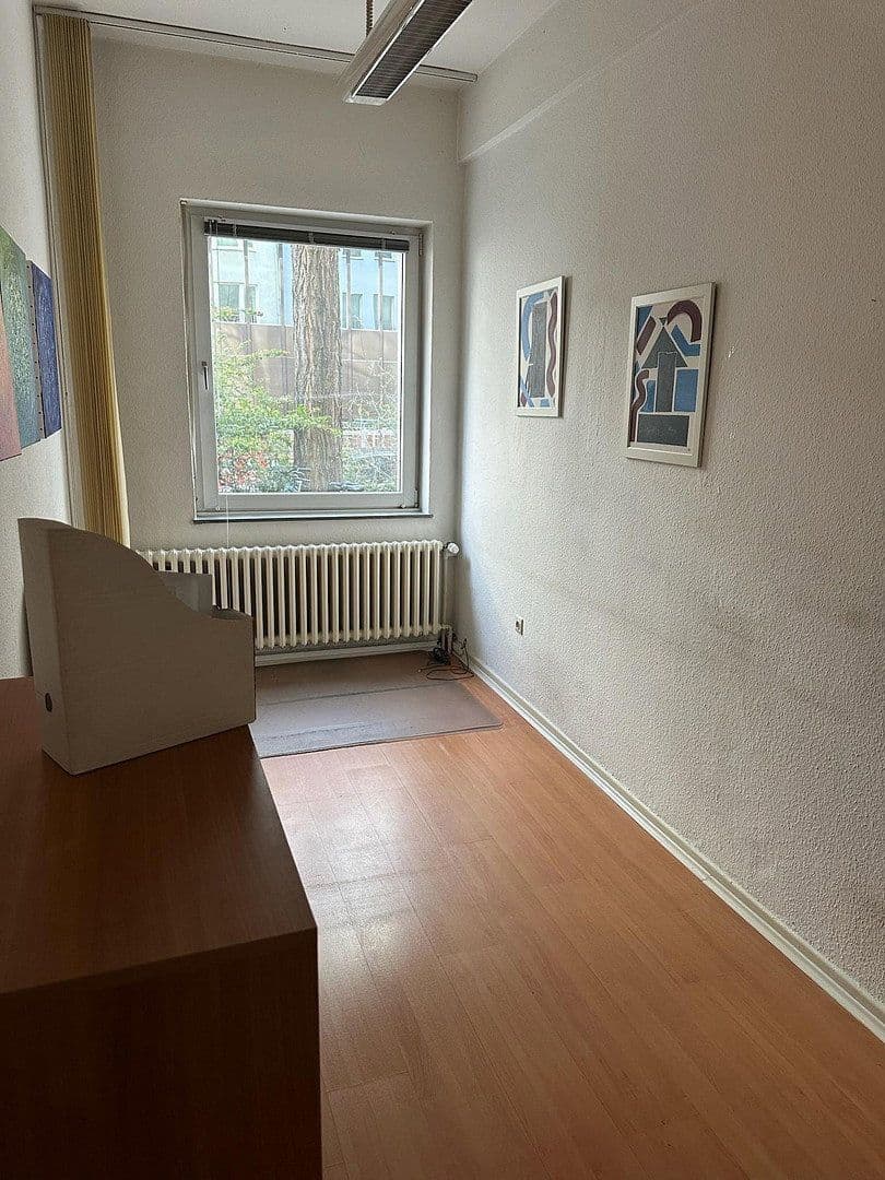 Prenájom kancelárie 70 m², Düsseldorf, Severné Porýnie - Westfálsko Prenájom kancelárie 70 m², Düsseldorf, Severné Porýnie - Westfálsko