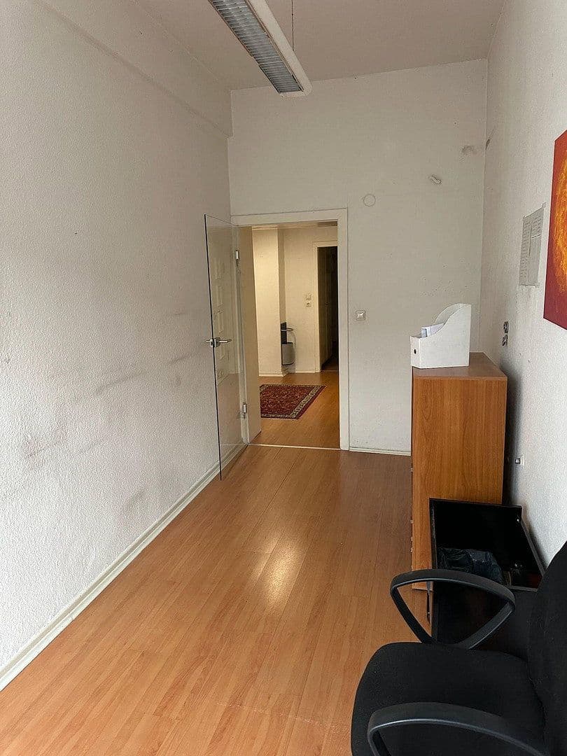 Prenájom kancelárie 70 m², Düsseldorf, Severné Porýnie - Westfálsko Prenájom kancelárie 70 m², Düsseldorf, Severné Porýnie - Westfálsko