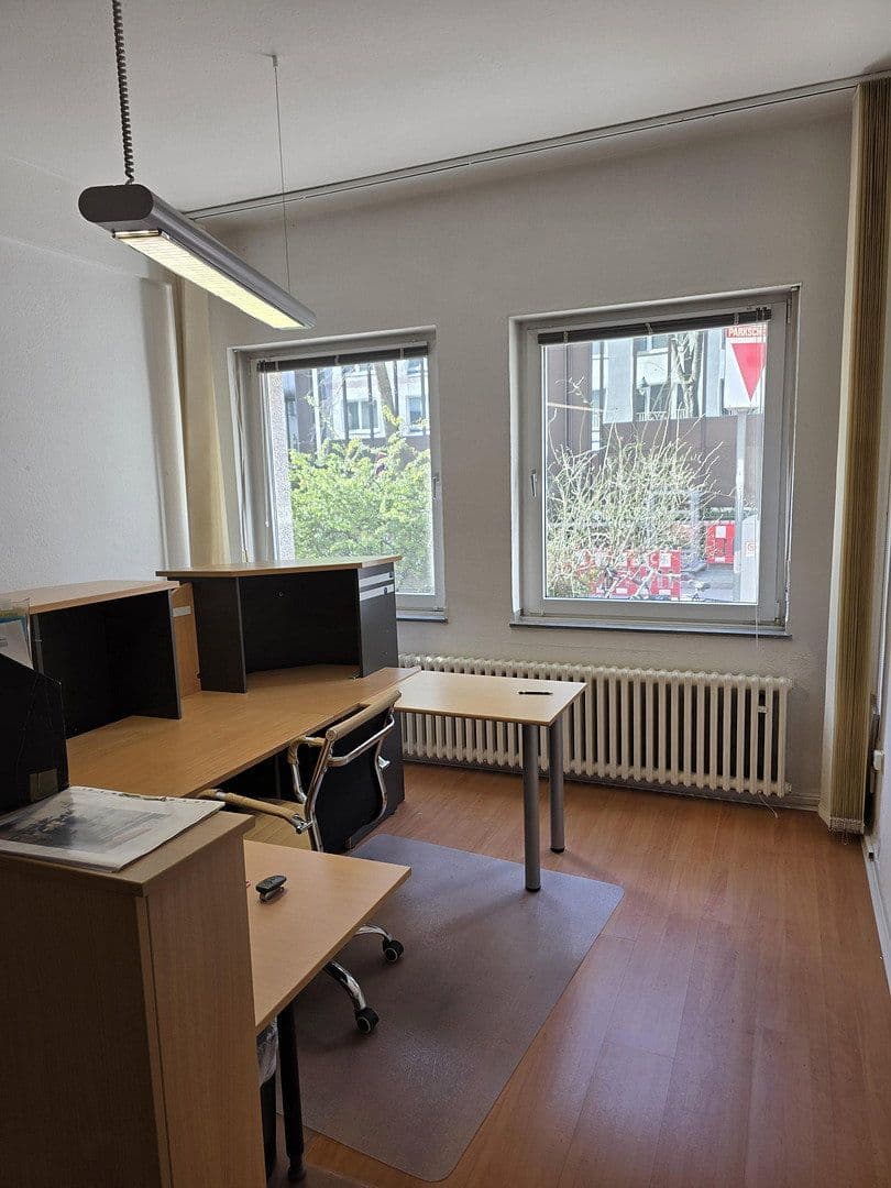 Prenájom kancelárie 70 m², Düsseldorf, Severné Porýnie - Westfálsko Prenájom kancelárie 70 m², Düsseldorf, Severné Porýnie - Westfálsko
