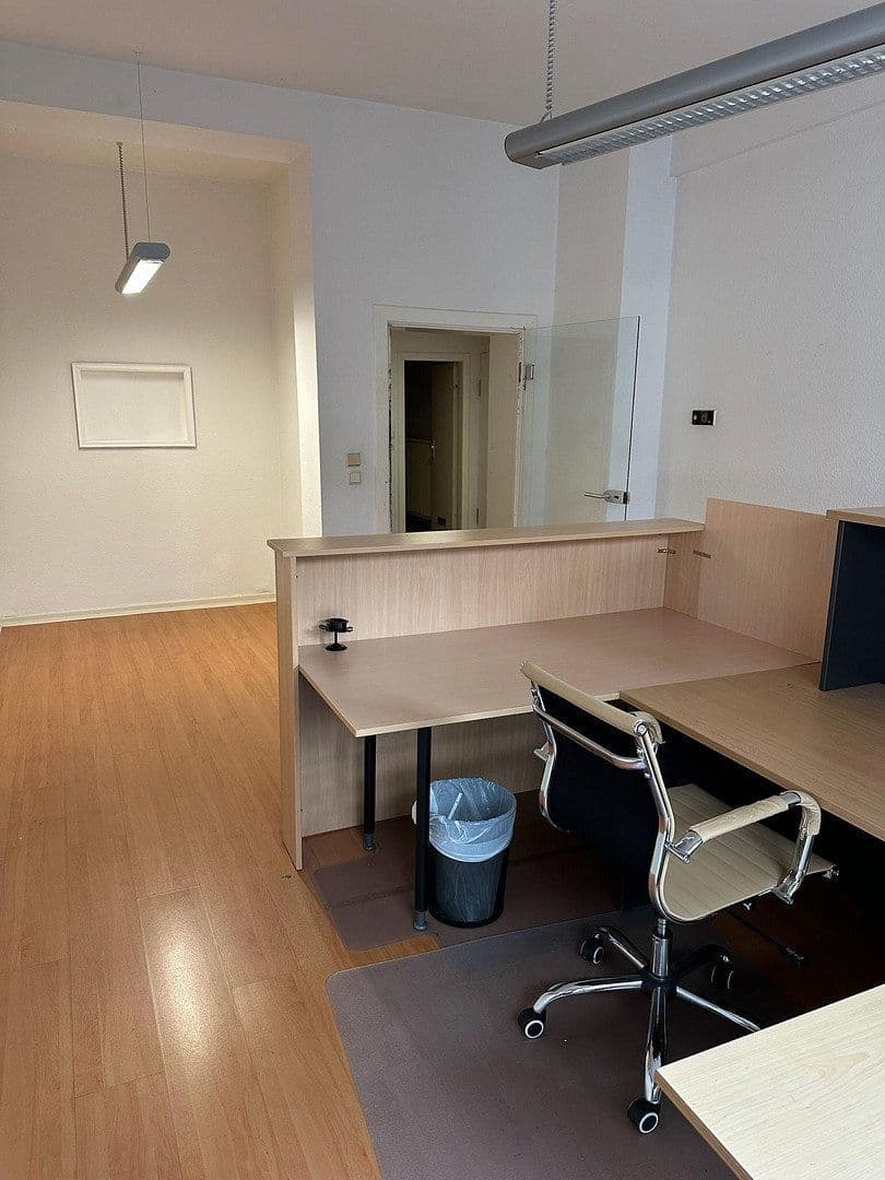 Prenájom kancelárie 70 m², Düsseldorf, Severné Porýnie - Westfálsko Prenájom kancelárie 70 m², Düsseldorf, Severné Porýnie - Westfálsko