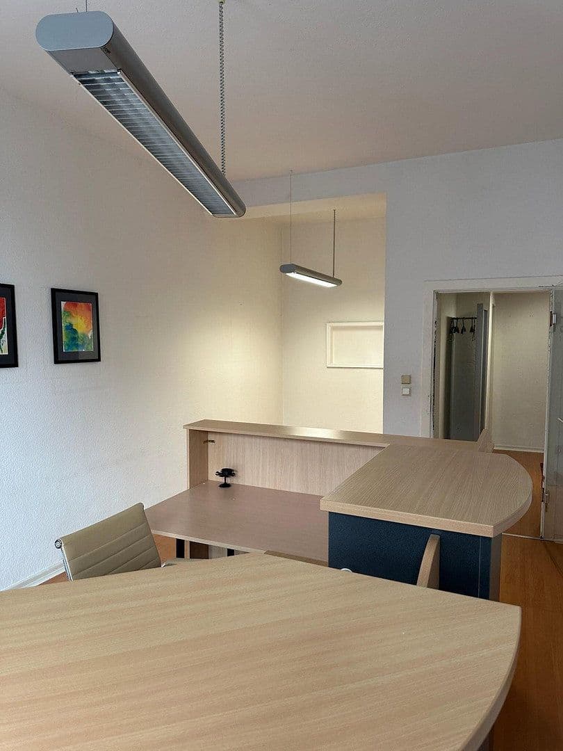 Prenájom kancelárie 70 m², Düsseldorf, Severné Porýnie - Westfálsko Prenájom kancelárie 70 m², Düsseldorf, Severné Porýnie - Westfálsko
