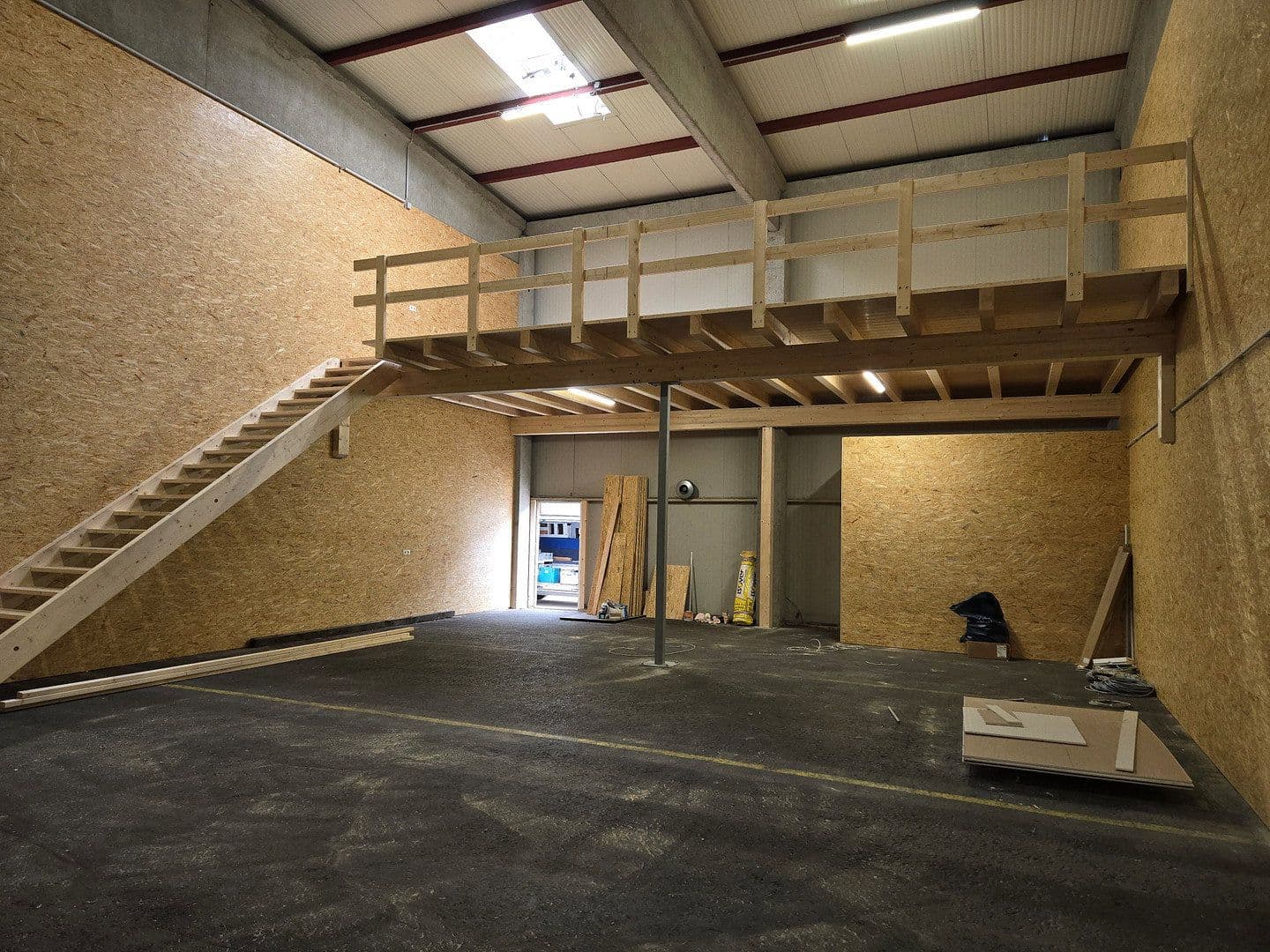 Prenájom nebytového priestoru 200 m², Linke Bahnzeile 21, Ebreichsdorf, Dolné Rakúsko Prenájom nebytového priestoru 200 m², Linke Bahnzeile 21, Ebreichsdorf, Dolné Rakúsko