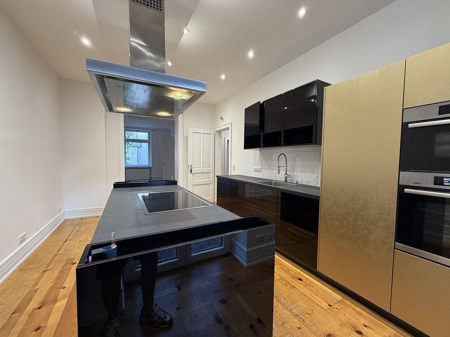 Prenájom bytu 3-izbový 101 m², Koselstraße 26, Frankfurt am Main, Hesensko Prenájom bytu 3-izbový 101 m², Koselstraße 26, Frankfurt am Main, Hesensko