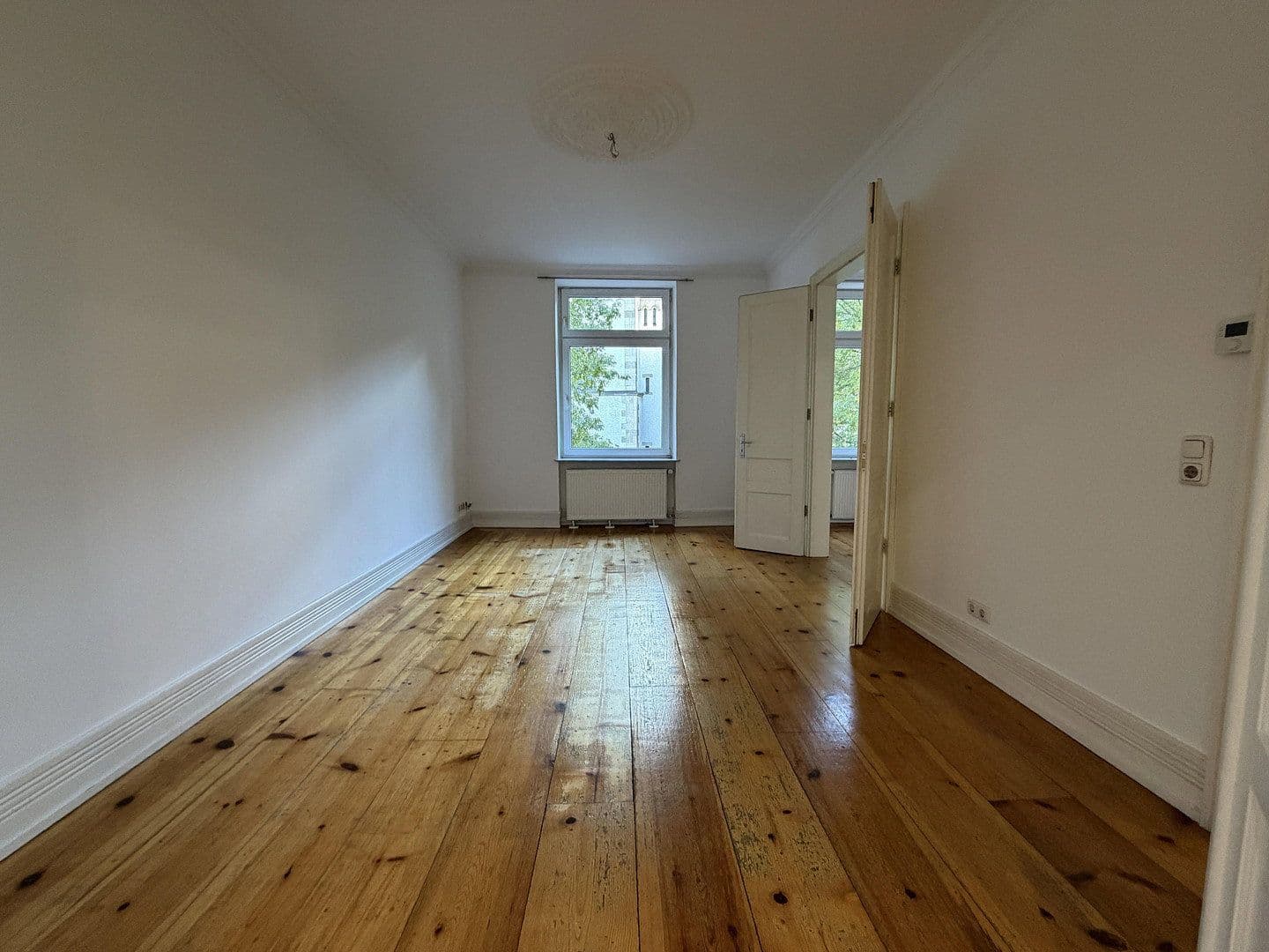 Prenájom bytu 3-izbový 101 m², Koselstraße 26, Frankfurt am Main, Hesensko Prenájom bytu 3-izbový 101 m², Koselstraße 26, Frankfurt am Main, Hesensko