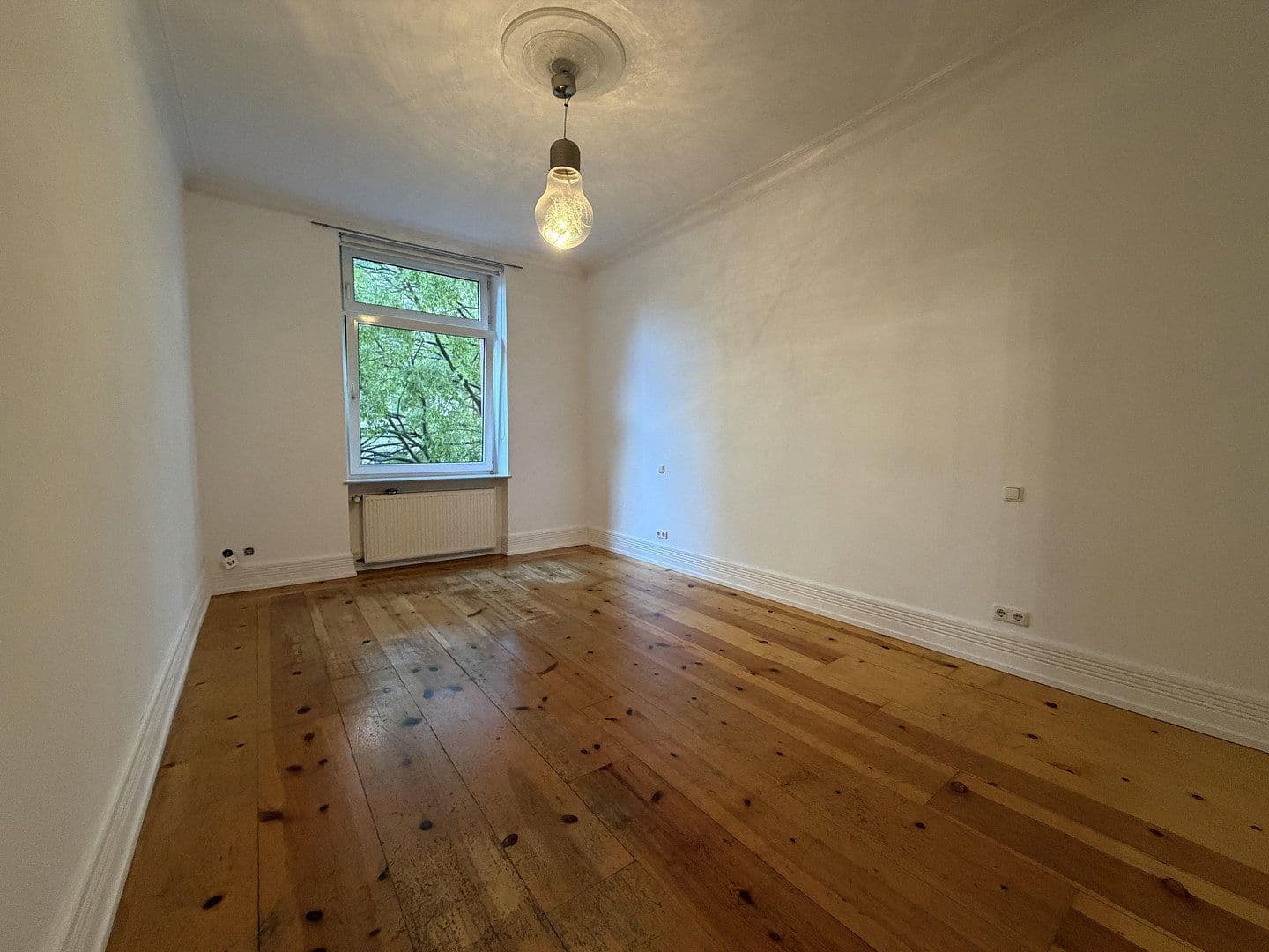 Prenájom bytu 3-izbový 101 m², Koselstraße 26, Frankfurt am Main, Hesensko Prenájom bytu 3-izbový 101 m², Koselstraße 26, Frankfurt am Main, Hesensko