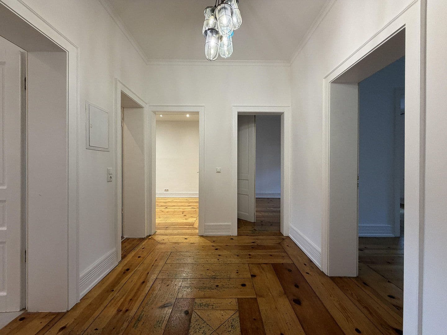 Prenájom bytu 3-izbový 101 m², Koselstraße 26, Frankfurt am Main, Hesensko Prenájom bytu 3-izbový 101 m², Koselstraße 26, Frankfurt am Main, Hesensko
