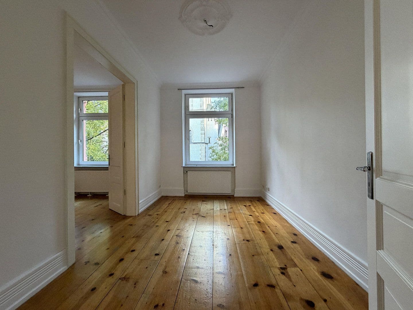 Prenájom bytu 3-izbový 101 m², Koselstraße 26, Frankfurt am Main, Hesensko Prenájom bytu 3-izbový 101 m², Koselstraße 26, Frankfurt am Main, Hesensko