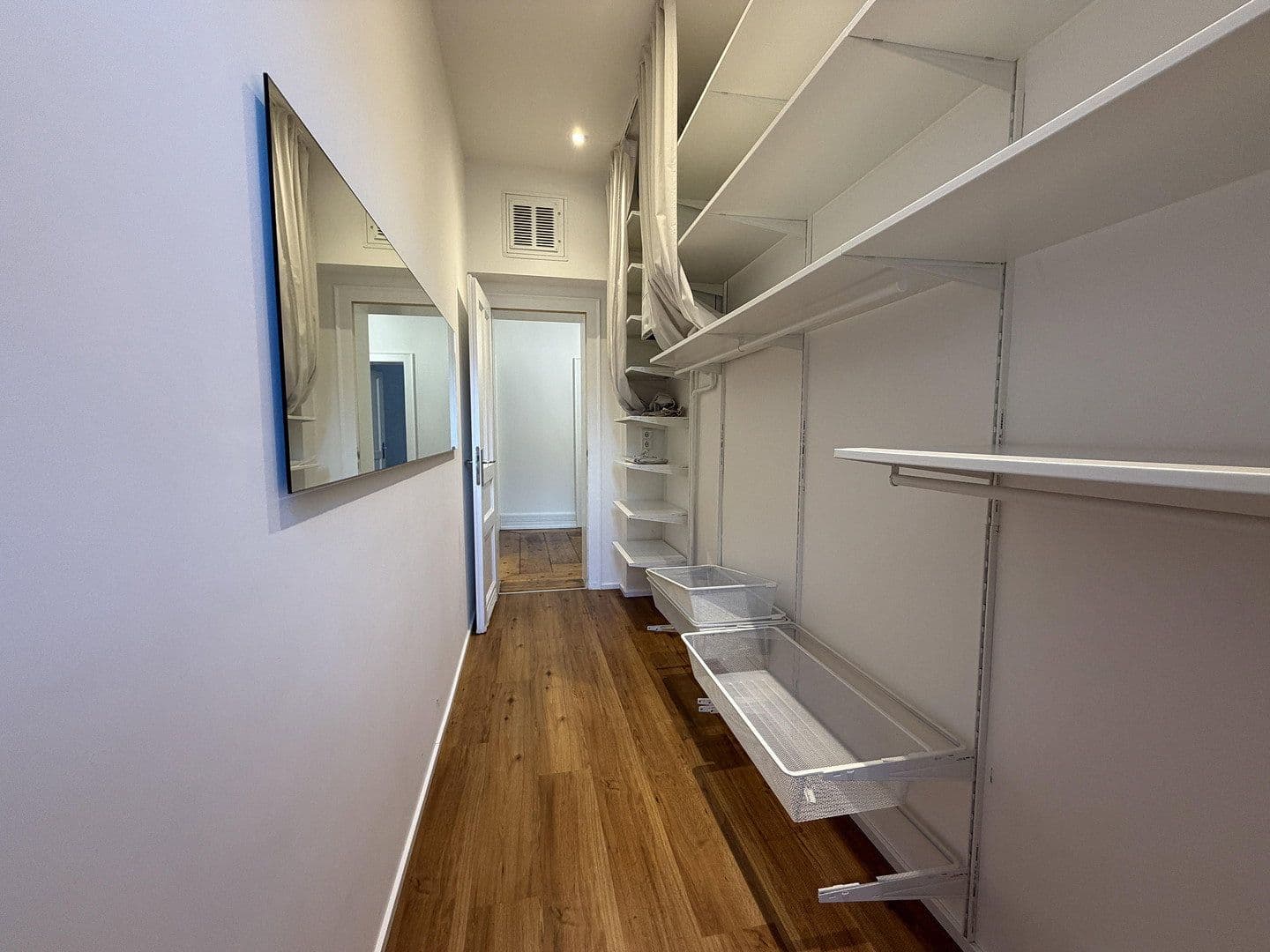 Prenájom bytu 3-izbový 101 m², Koselstraße 26, Frankfurt am Main, Hesensko Prenájom bytu 3-izbový 101 m², Koselstraße 26, Frankfurt am Main, Hesensko