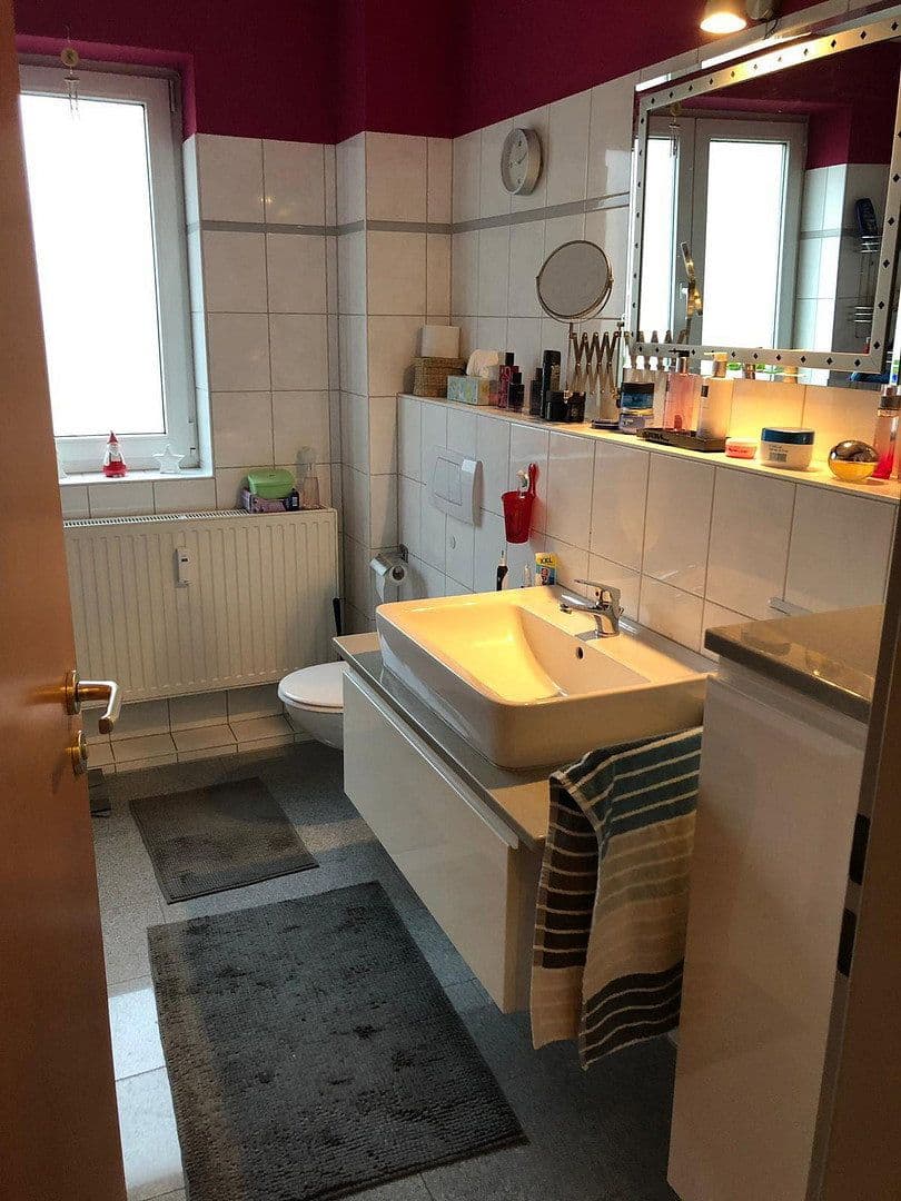 Prenájom bytu 3-izbový 97 m², Hannover, Dolné Sasko Prenájom bytu 3-izbový 97 m², Hannover, Dolné Sasko