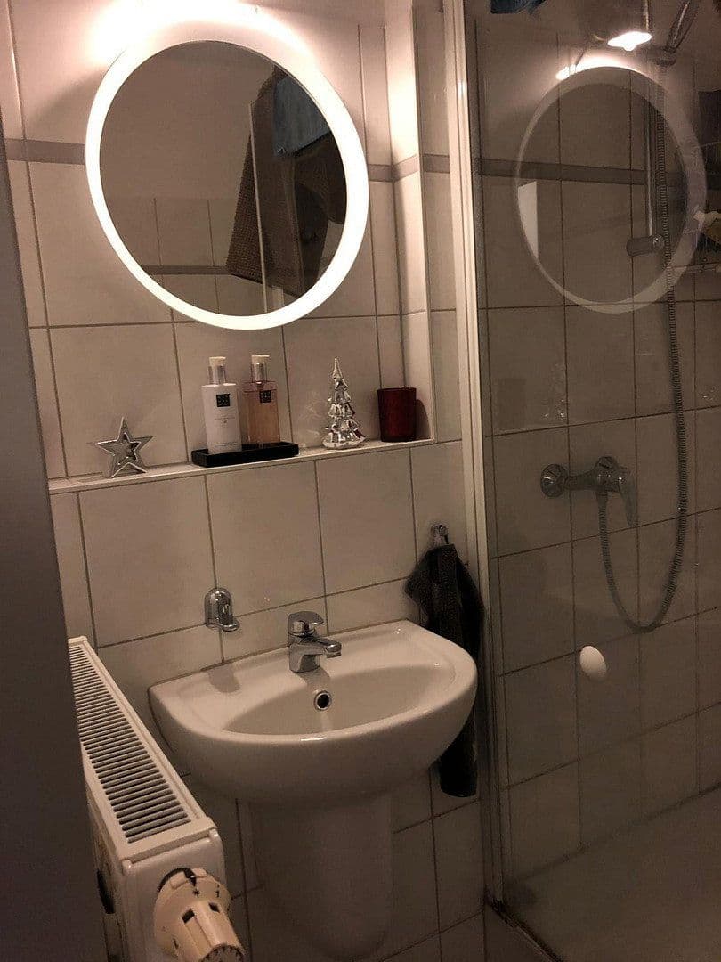 Prenájom bytu 3-izbový 97 m², Hannover, Dolné Sasko Prenájom bytu 3-izbový 97 m², Hannover, Dolné Sasko