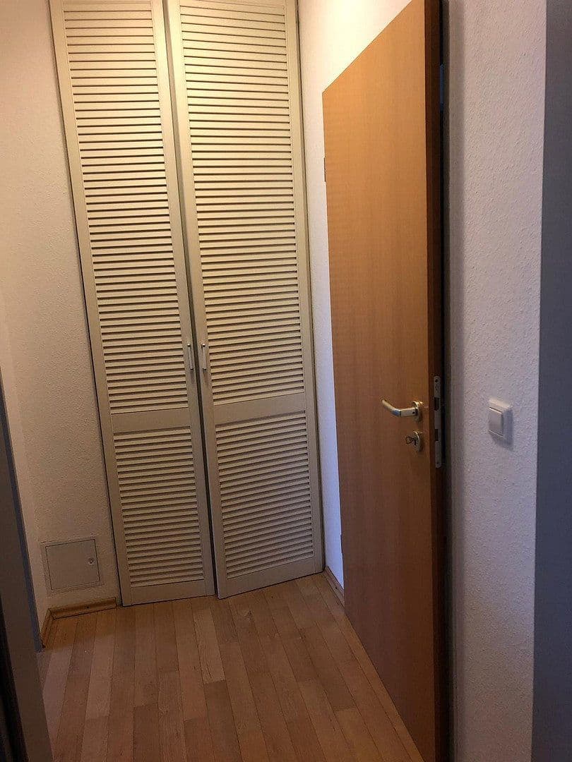 Prenájom bytu 3-izbový 97 m², Hannover, Dolné Sasko Prenájom bytu 3-izbový 97 m², Hannover, Dolné Sasko