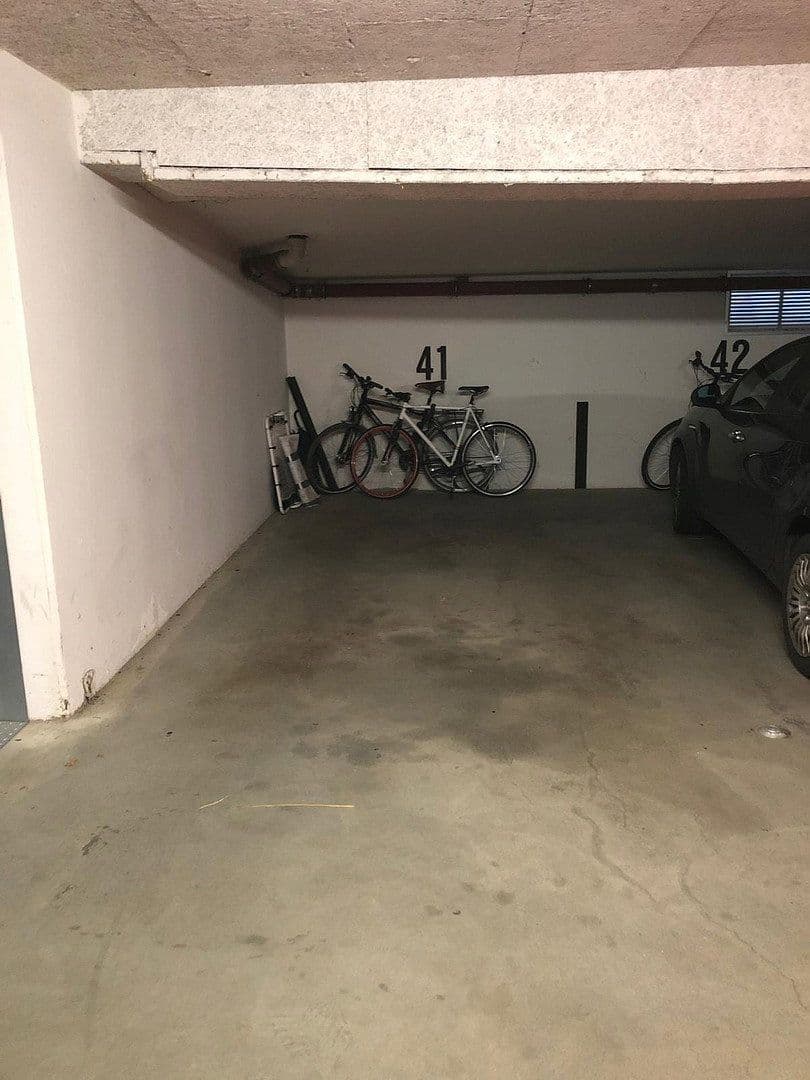 Prenájom bytu 3-izbový 97 m², Hannover, Dolné Sasko Prenájom bytu 3-izbový 97 m², Hannover, Dolné Sasko