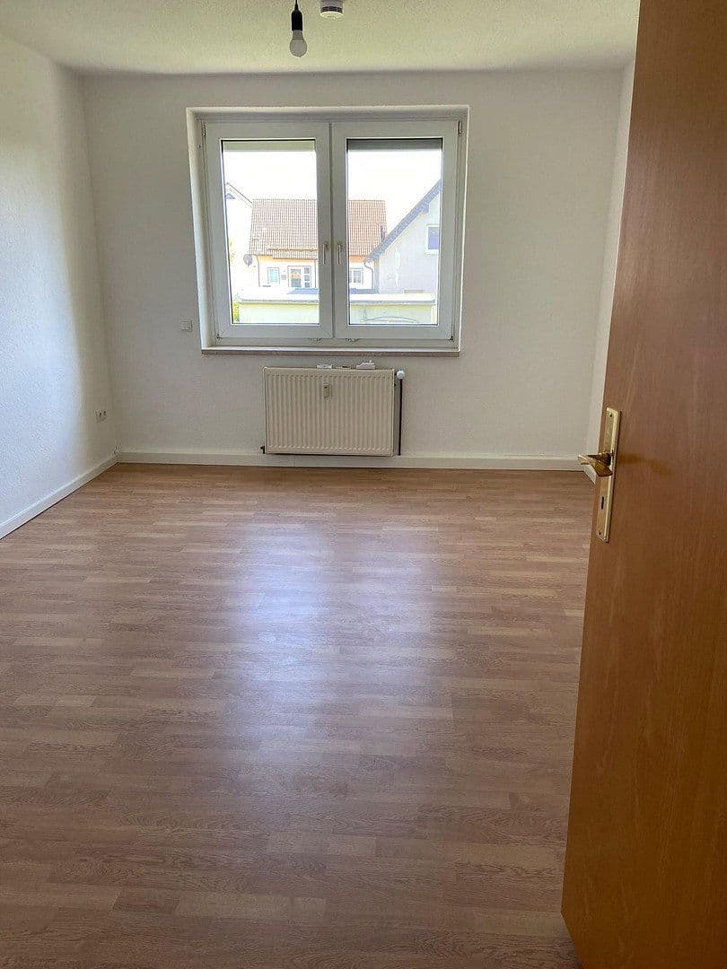 Prenájom bytu 3-izbový 58 m², Abteisiedlung 23, Oberlungwitz, Sasko Prenájom bytu 3-izbový 58 m², Abteisiedlung 23, Oberlungwitz, Sasko