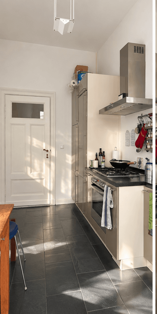 Predaj bytu 3-izbový 92 m², Berlin, Berlín Predaj bytu 3-izbový 92 m², Berlin, Berlín