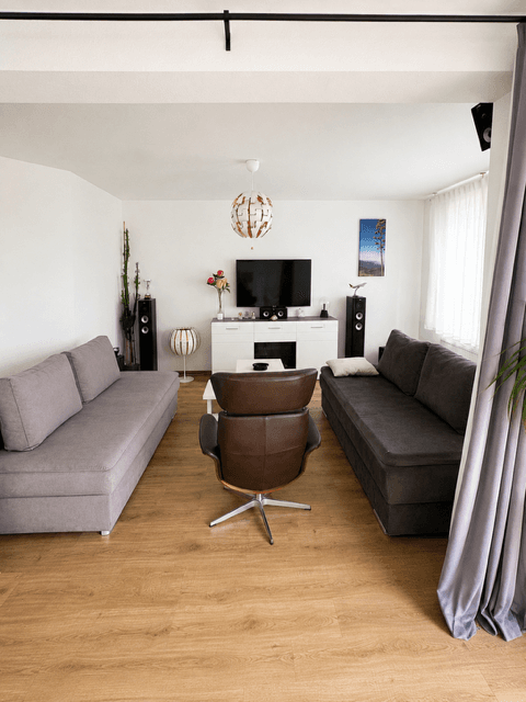 Prenájom bytu 5-izbový 120 m², Bunsenstraße 84, Böblingen, Bádensko-Wurttembersko Prenájom bytu 5-izbový 120 m², Bunsenstraße 84, Böblingen, Bádensko-Wurttembersko