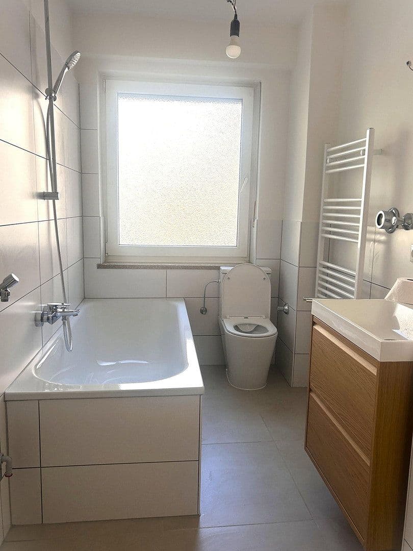 Prenájom bytu 3-izbový 66 m², Milbertshofenerstr. 26, München, Bavorsko Prenájom bytu 3-izbový 66 m², Milbertshofenerstr. 26, München, Bavorsko