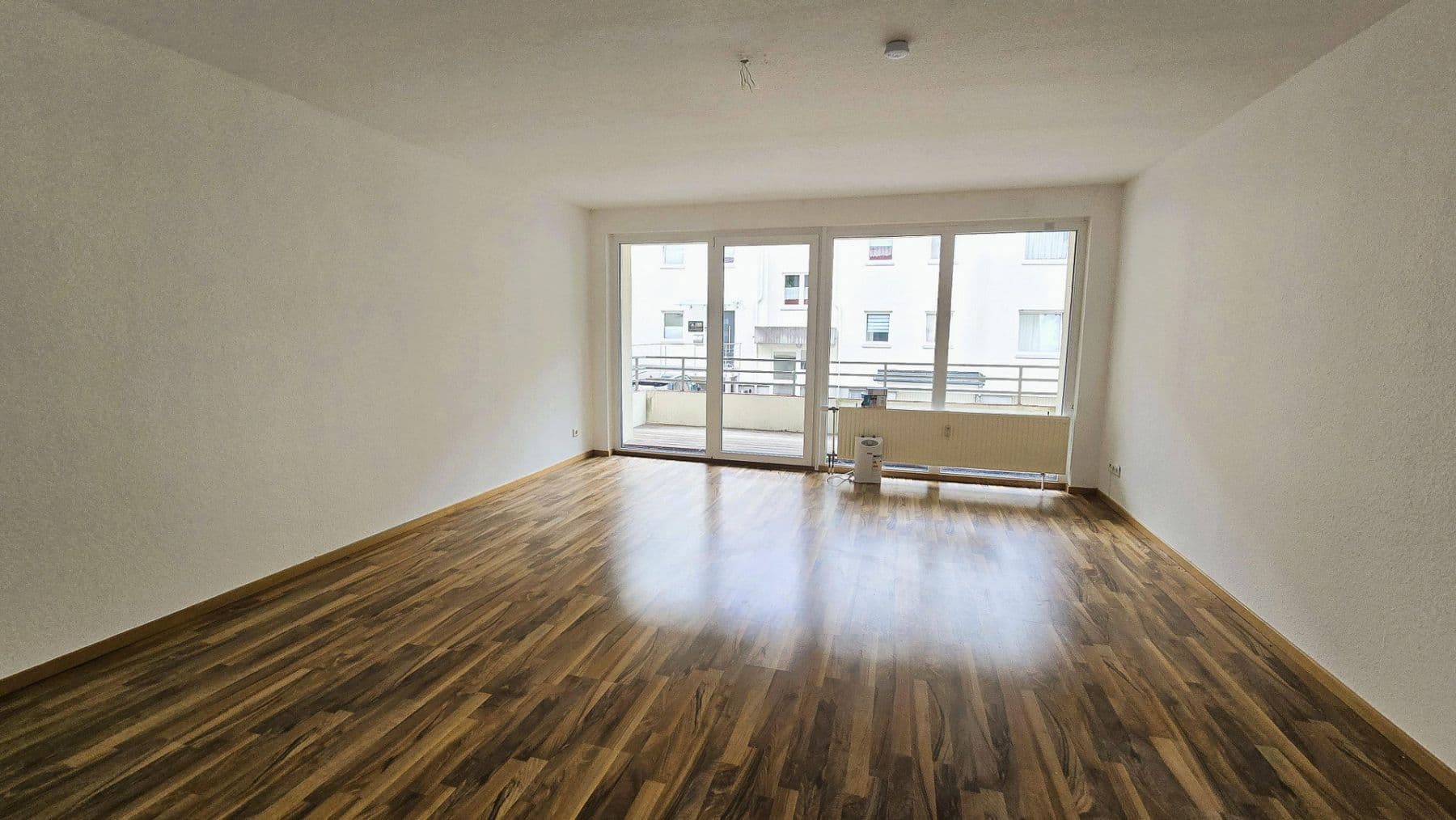 Prenájom bytu 3-izbový 92 m², Langerfelder Straße 119, Wuppertal, Severné Porýnie - Westfálsko Prenájom bytu 3-izbový 92 m², Langerfelder Straße 119, Wuppertal, Severné Porýnie - Westfálsko