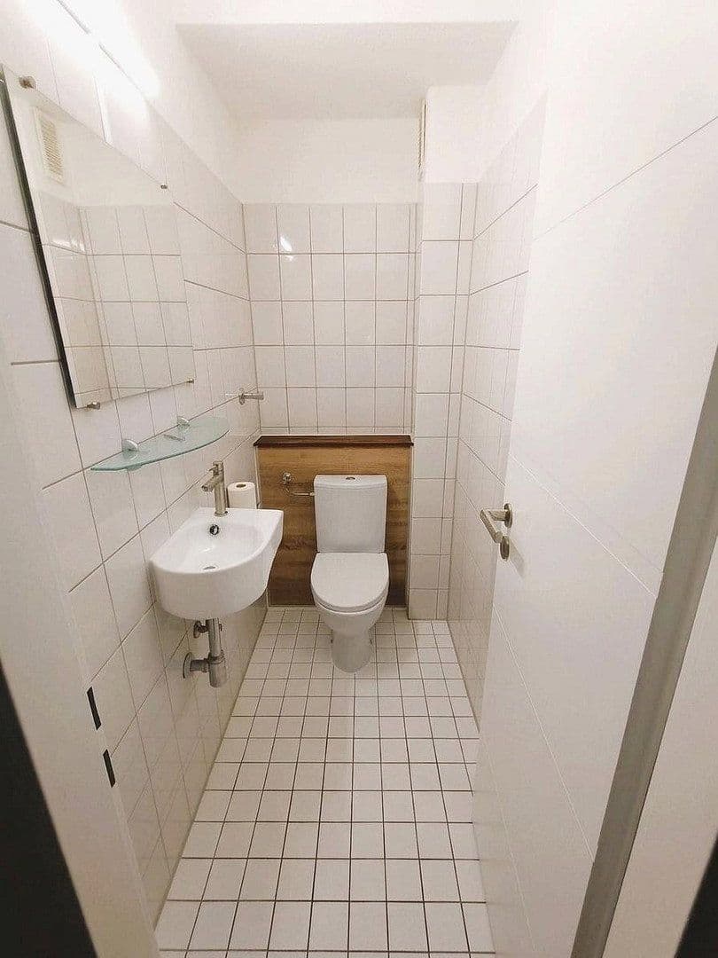 Prenájom bytu 3-izbový 92 m², Langerfelder Straße 119, Wuppertal, Severné Porýnie - Westfálsko Prenájom bytu 3-izbový 92 m², Langerfelder Straße 119, Wuppertal, Severné Porýnie - Westfálsko