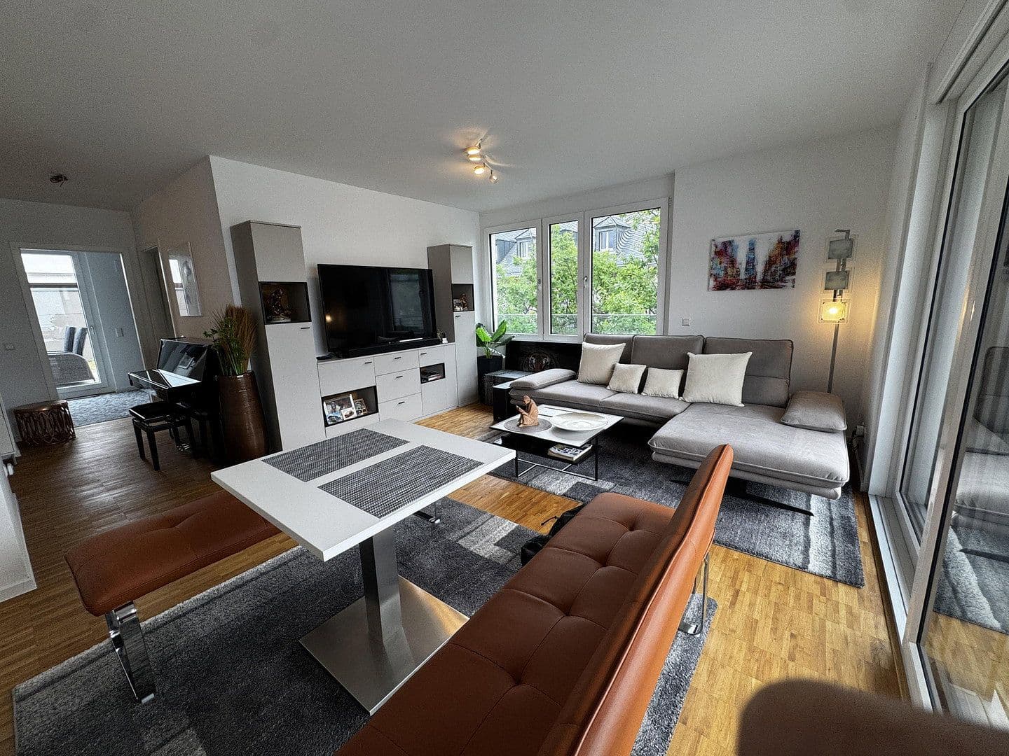 Prenájom bytu 3-izbový 104 m², Heidelberg, Bádensko-Wurttembersko Prenájom bytu 3-izbový 104 m², Heidelberg, Bádensko-Wurttembersko